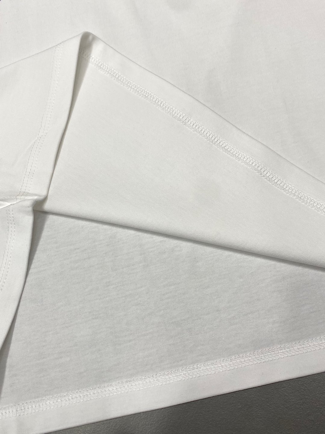    。Louis Vuitton路易威登💥独家专供新款原单男士休闲春夏短袖 高端  高端版本 时尚百搭