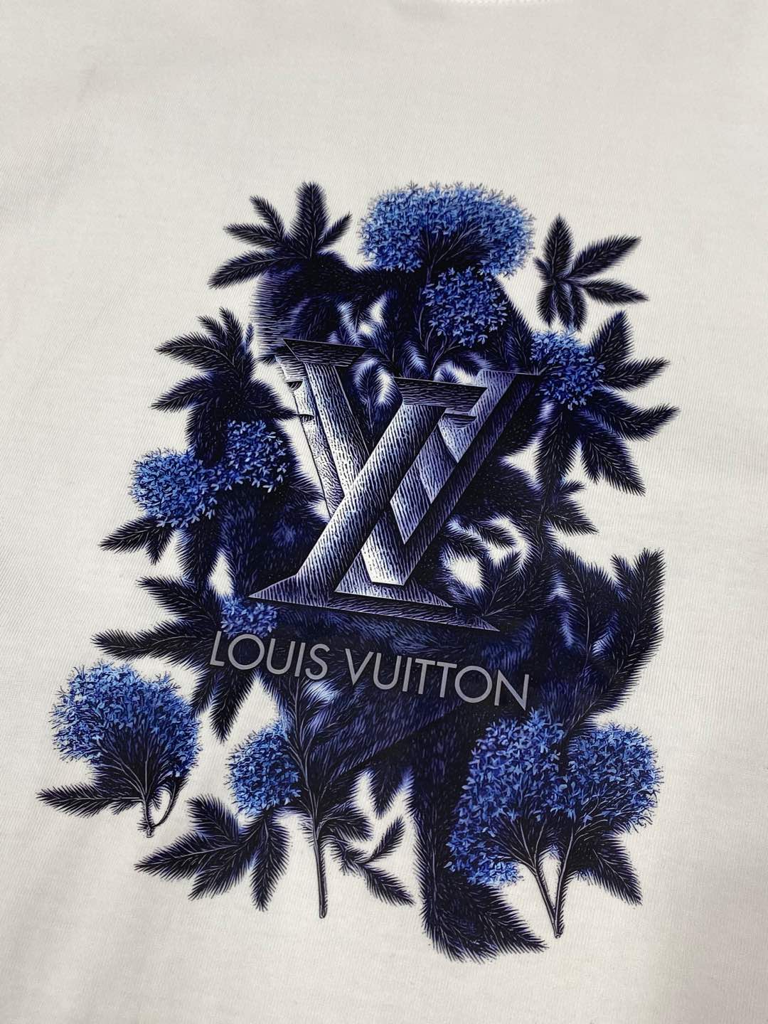    。Louis Vuitton路易威登💥独家专供新款原单男士休闲春夏短袖 高端  高端版本 时尚百搭