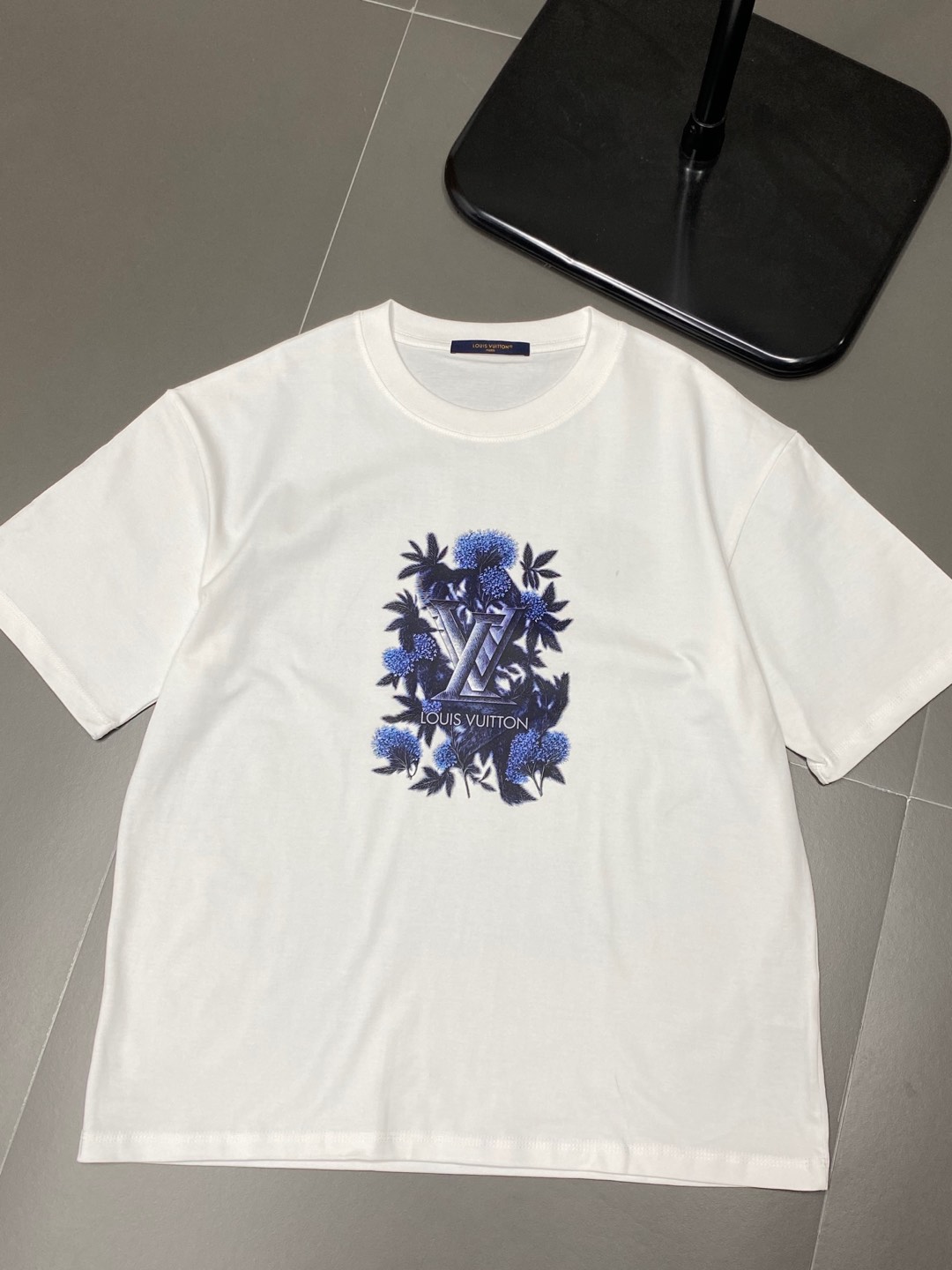    。Louis Vuitton路易威登💥独家专供新款原单男士休闲春夏短袖 高端  高端版本 时尚百搭