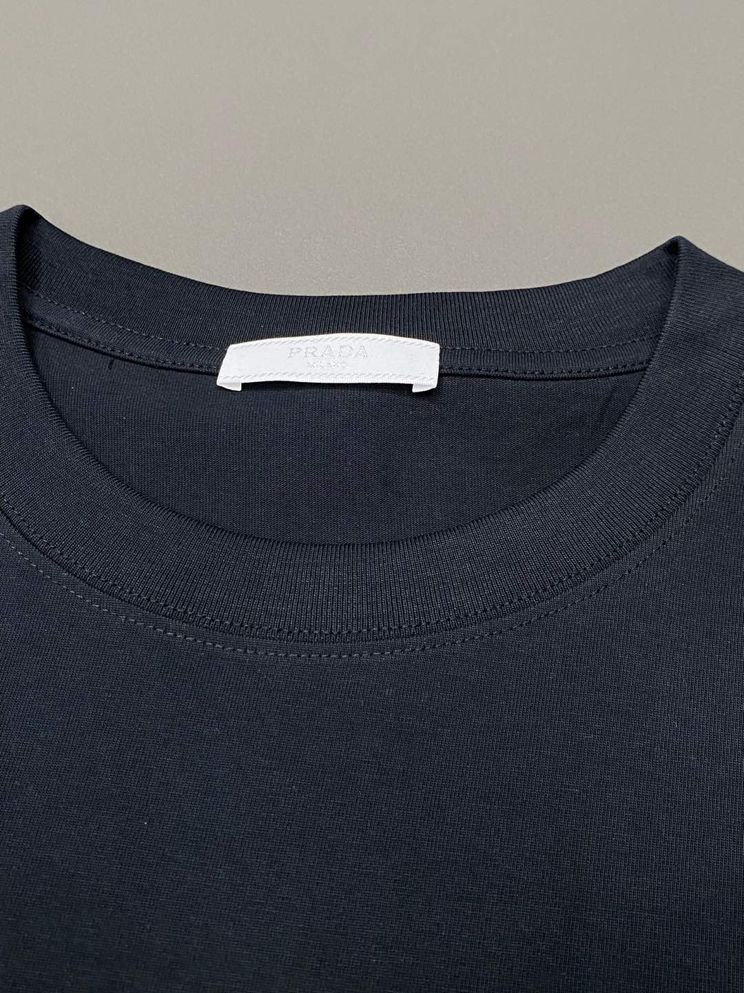    。Prada普拉达💥独家专供新款原单男士休闲春夏短袖 高端  高端版本 时尚百搭爆款⚠️⚠️✨✨进