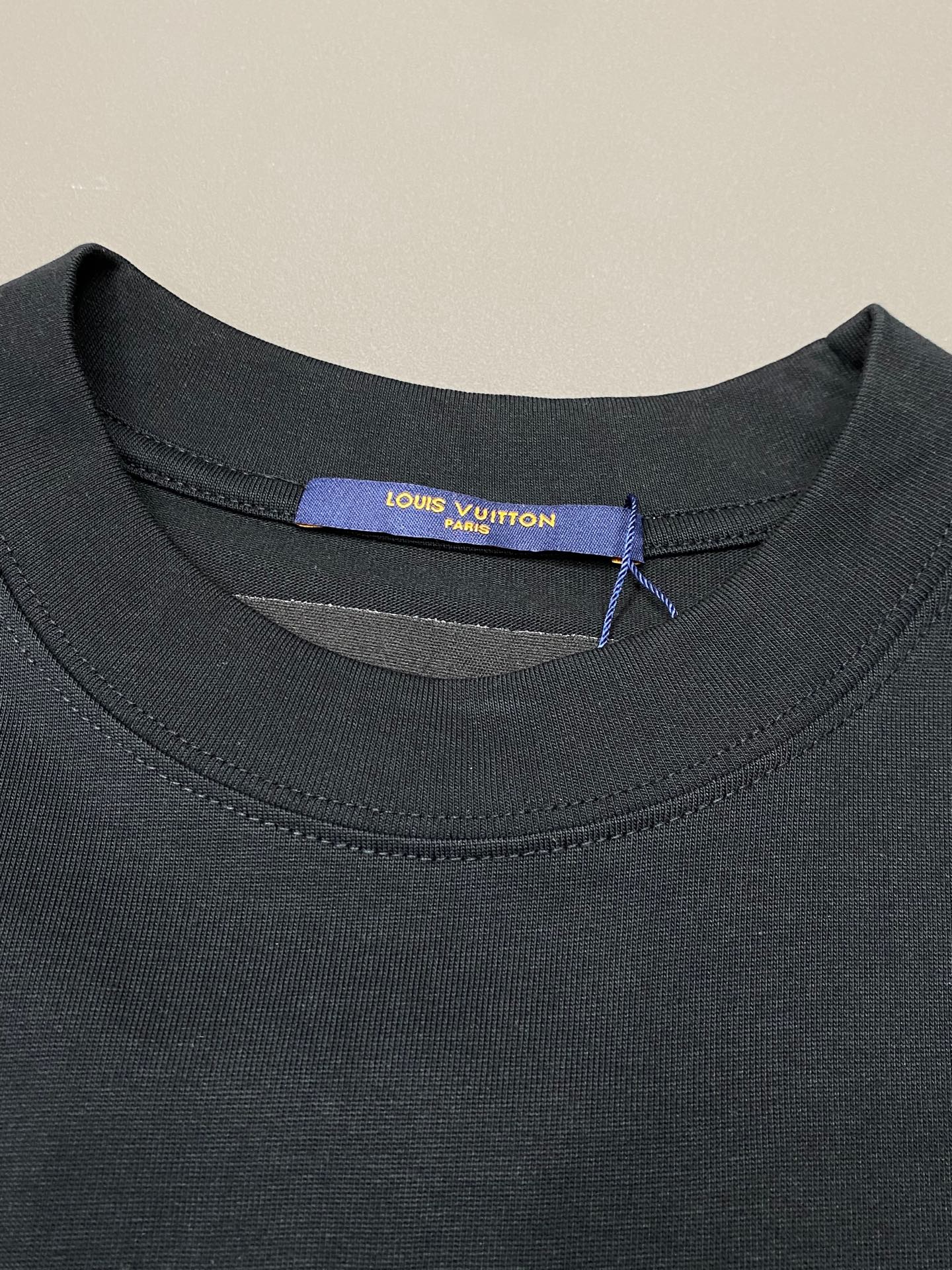    。Louis Vuitton路易威登💥独家专供新款原单男士休闲春夏短袖 高端  高端版本 时尚百搭