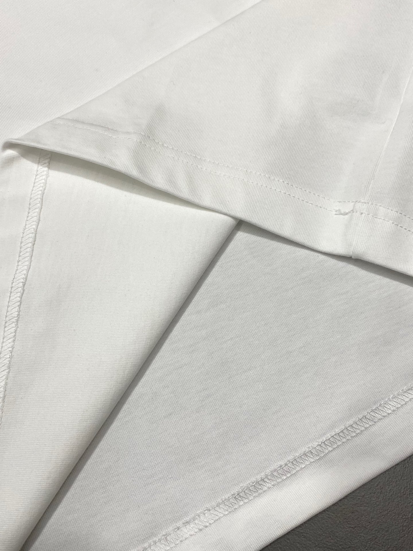  。Prada普拉达💥独家专供新款原单男士休闲春夏短袖 高端定制 高端版本 时尚百搭爆款⚠️⚠️✨✨进口