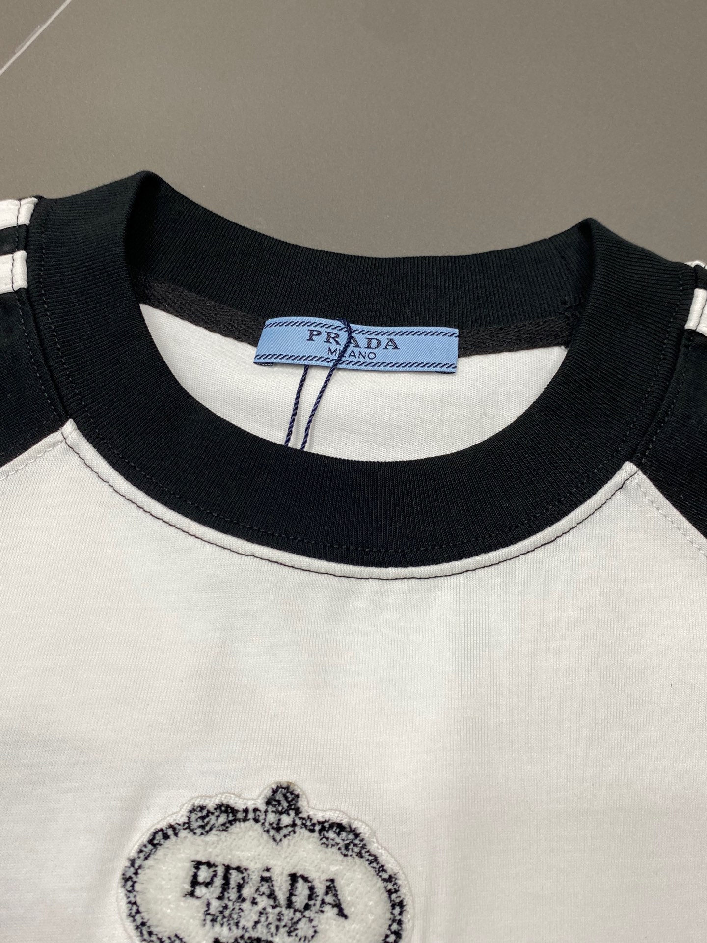  。Prada普拉达💥独家专供新款原单男士休闲春夏短袖 高端定制 高端版本 时尚百搭爆款⚠️⚠️✨✨进口