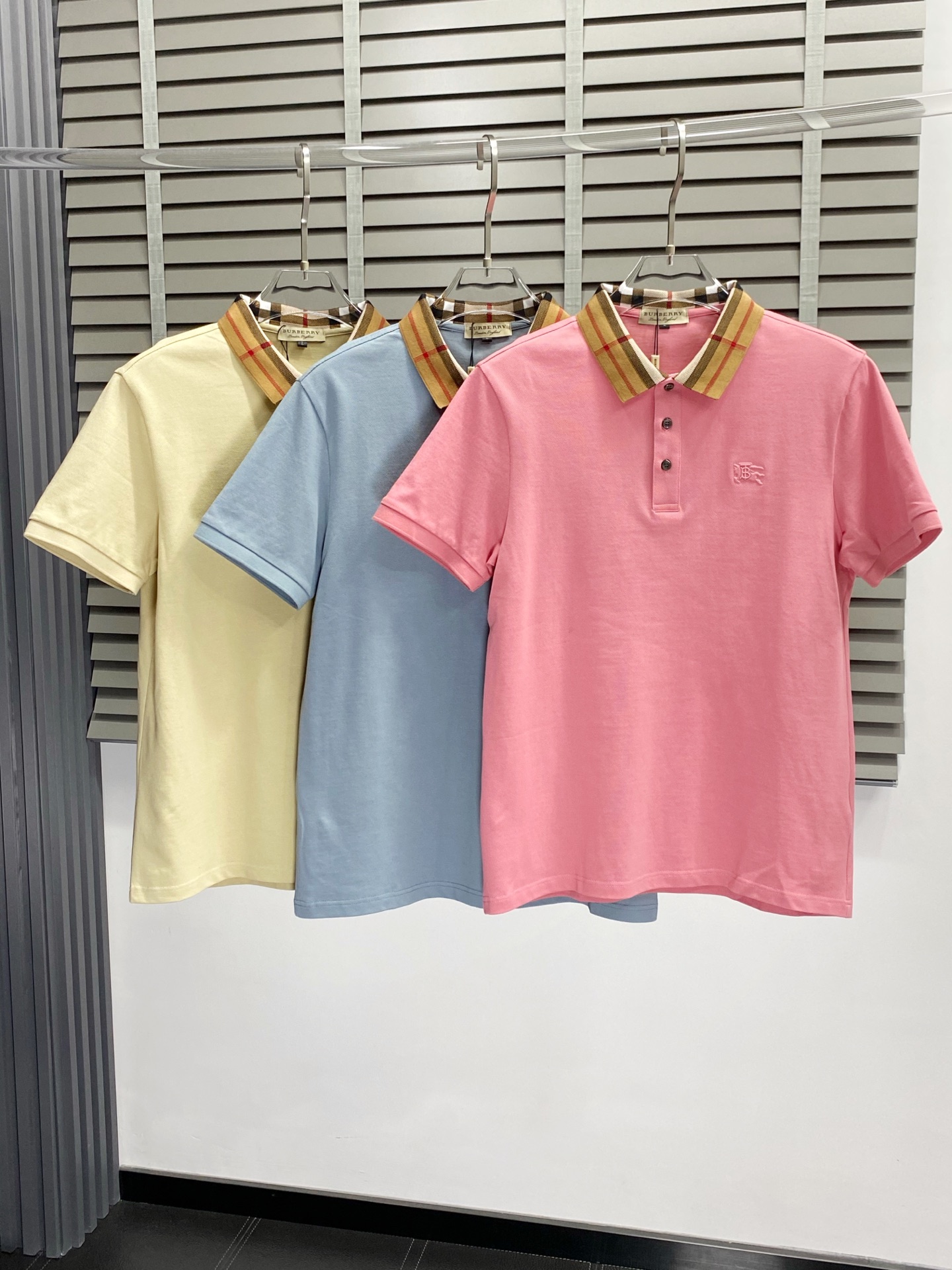  。Burberry巴宝莉💥独家专供新款原单男士休闲翻领短袖 高端定制 高端版本 时尚百搭爆款⚠️⚠️✨