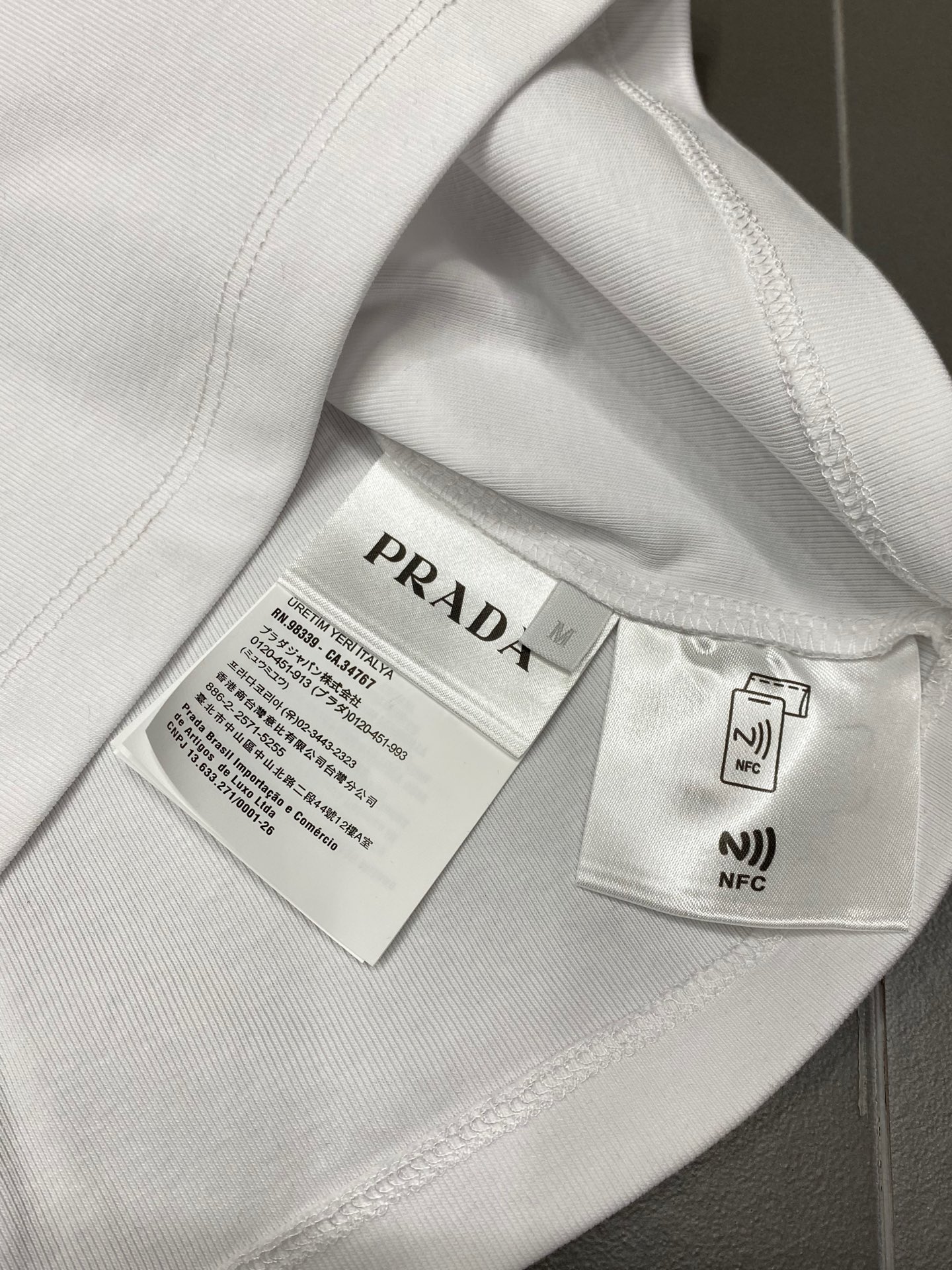  。Prada普拉达💥独家专供新款原单男士休闲短袖 高端定制 高版本 时尚百搭爆款⚠️✨原版进口面料 领