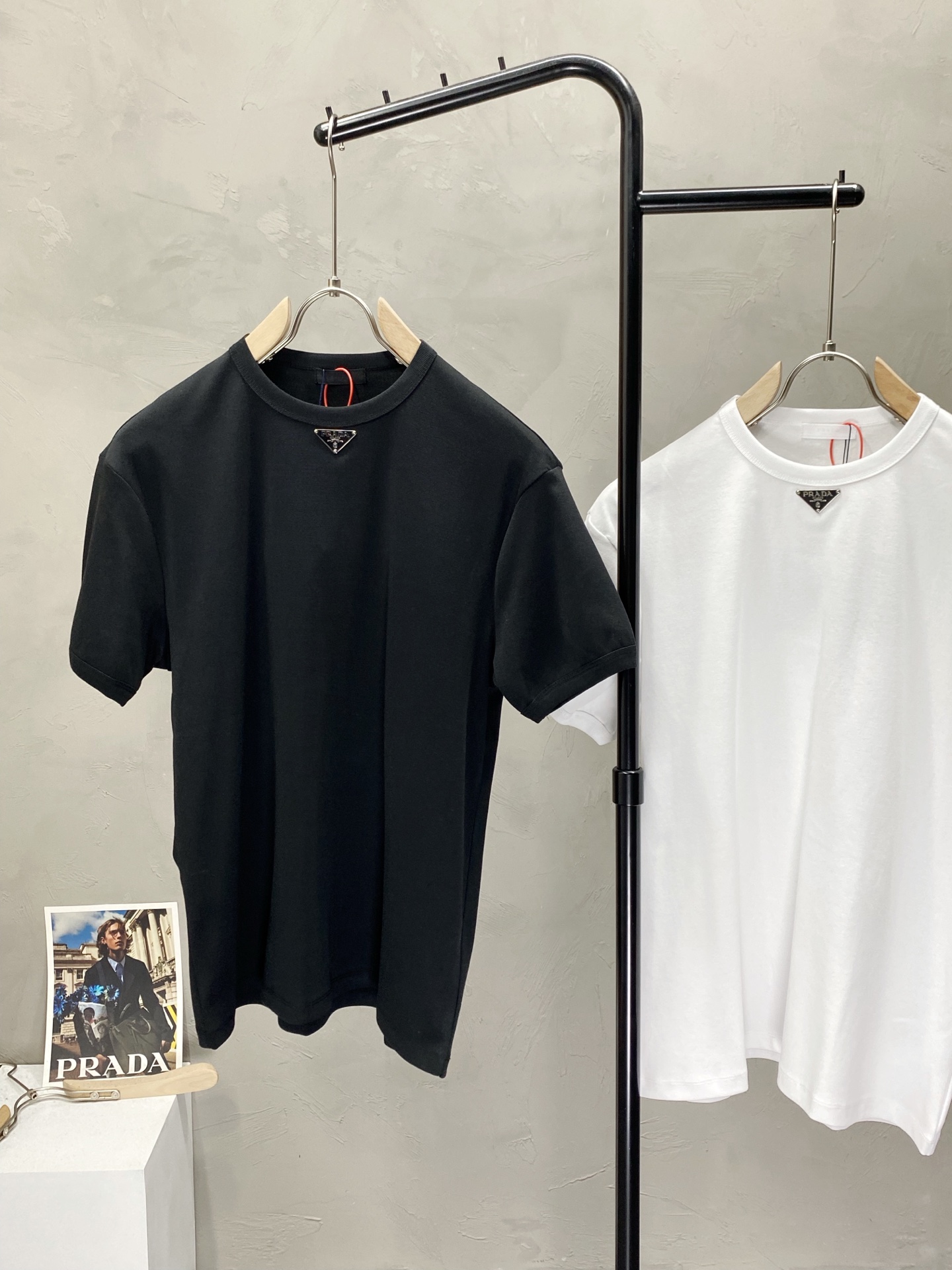  。Prada普拉达💥独家专供新款原单男士休闲短袖 高端定制 高版本 时尚百搭爆款⚠️✨原版进口面料 领