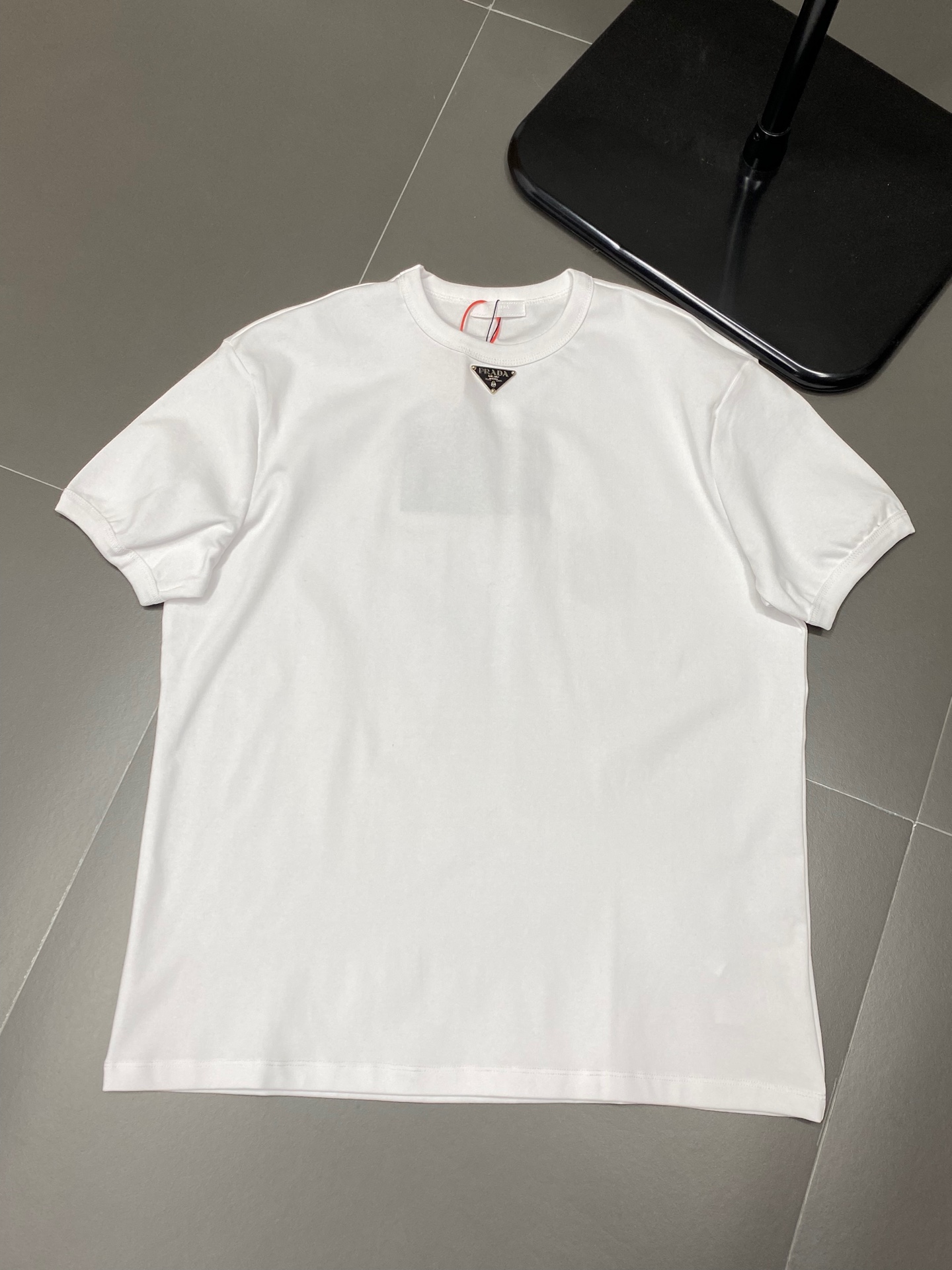  。Prada普拉达💥独家专供新款原单男士休闲短袖 高端定制 高版本 时尚百搭爆款⚠️✨原版进口面料 领