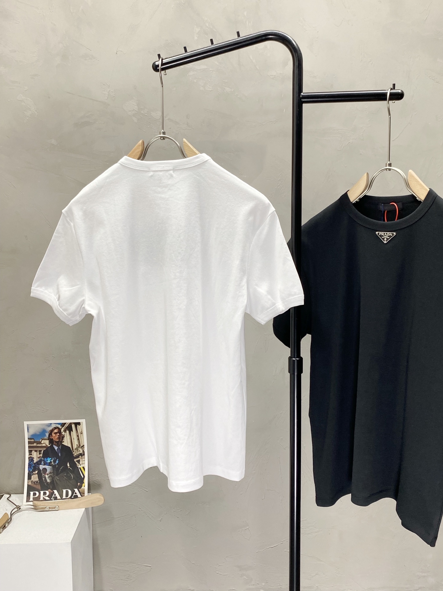 。Prada普拉达💥独家专供新款原单男士休闲短袖 高端定制 高版本 时尚百搭爆款⚠️✨原版进口面料 领