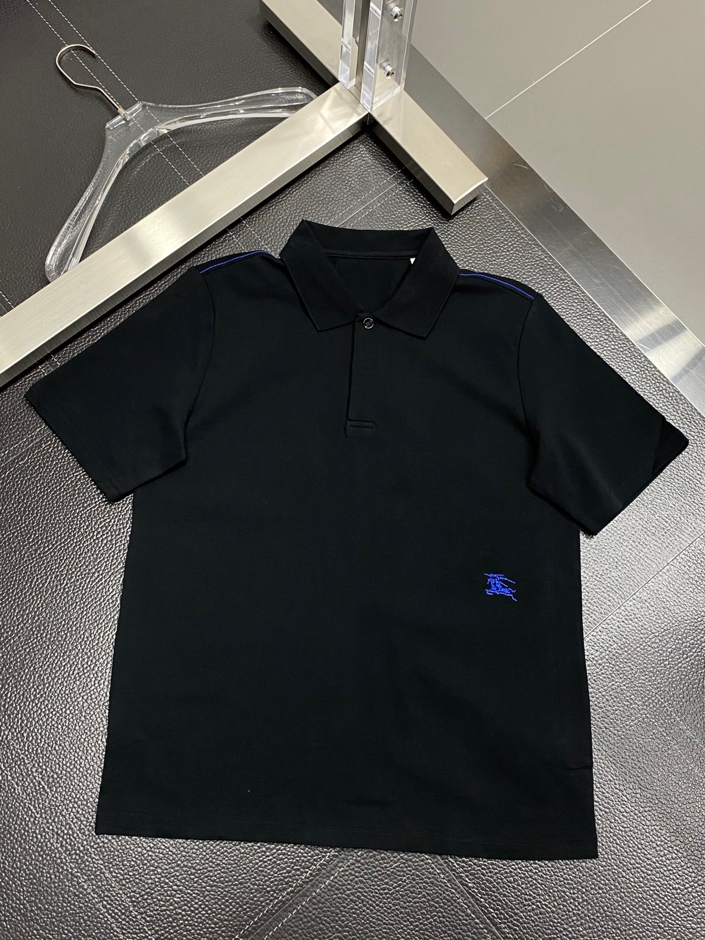  。Burberry巴宝莉💥独家专供新款原单男士休闲翻领短袖 高端  高端版本 时尚百搭爆款⚠️⚠️✨✨