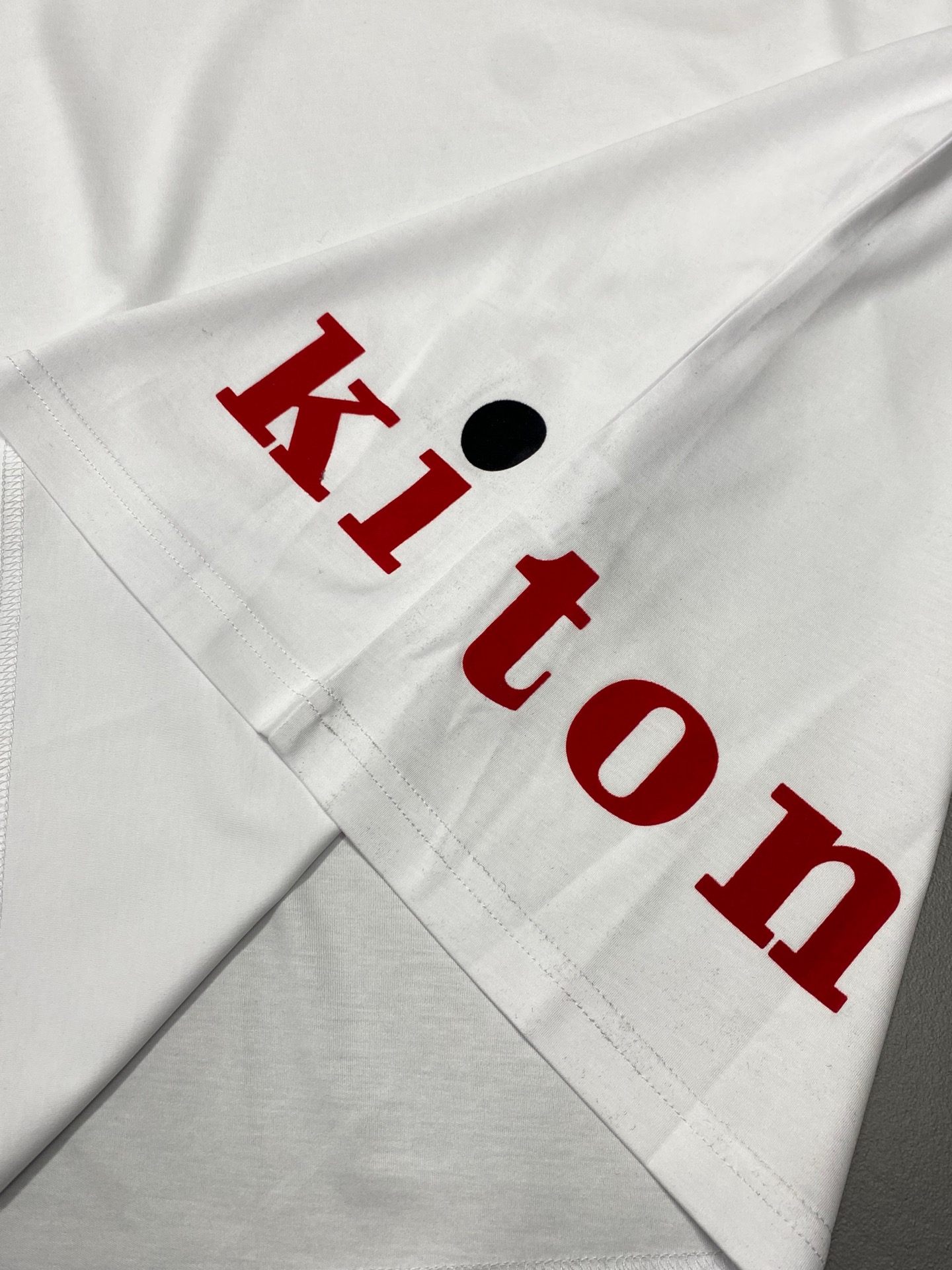  。KITON💥独家专供新款原单男士休闲短袖 高端  高端版本 时尚百搭爆款⚠️⚠️✨✨进口面料 手感超