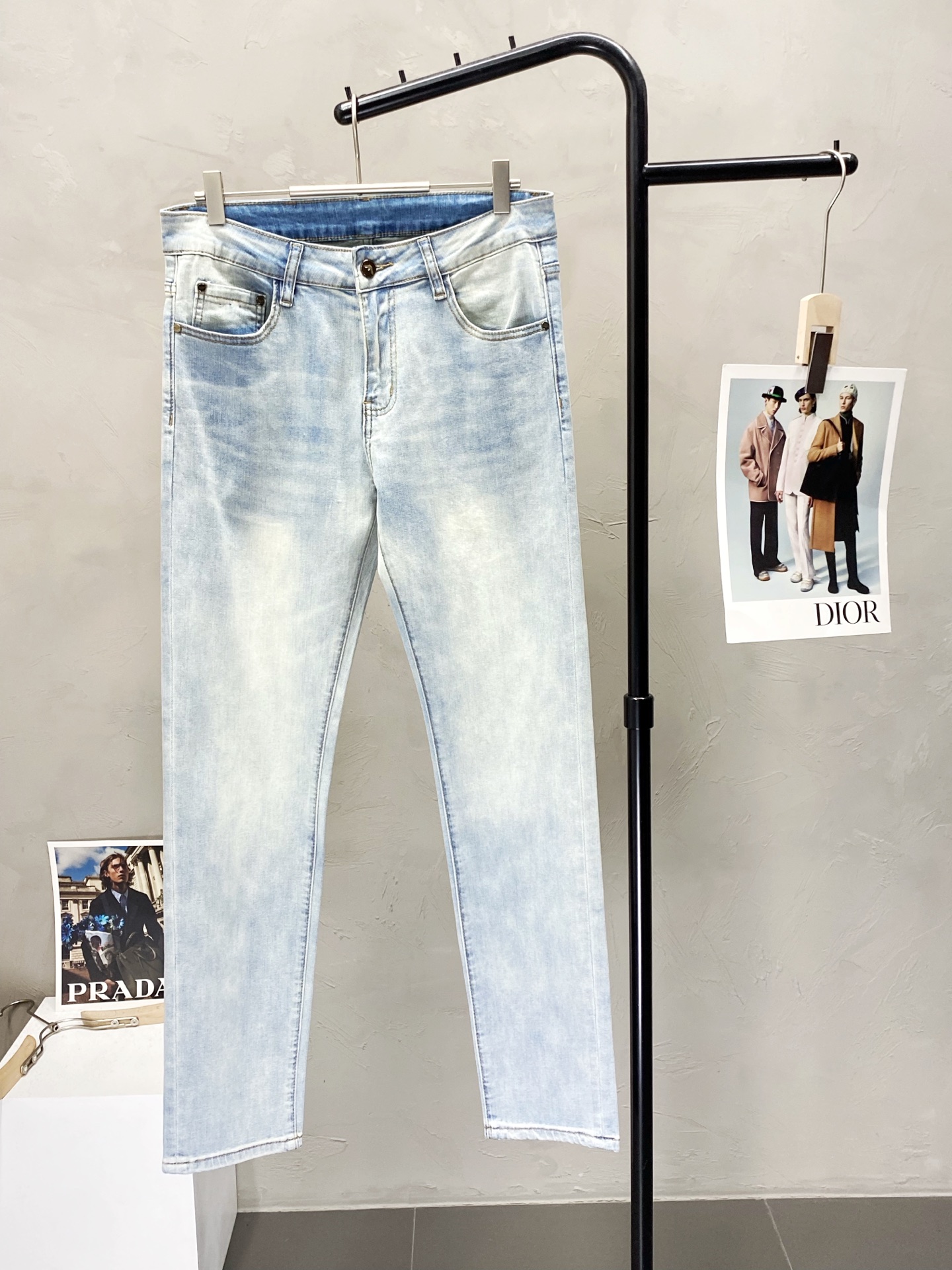 NO:135185,.Armani exclusively offers the new high-end version of casual jeans. Customized fabrics for counters. High breathability and comfort, impeccable details, and brand elements design concept, reflecting high quality. The feel is delicate and soft!  It is casually cut, with a great upper body style!  Number of codes 28-38., Armani, Armani, Jeans, Alexander wang19860909.Armani阿玛尼独家专供新款休闲牛仔裤高端版本 专柜定制面料 透气舒适度高,细节无可挑剔,品牌元素设计理念,体现高品质.手感细腻柔软！呈现休闲裁剪,上身版型超赞！码数28-38.,,armani,armani,jeans,alexander wang,Men's clothing