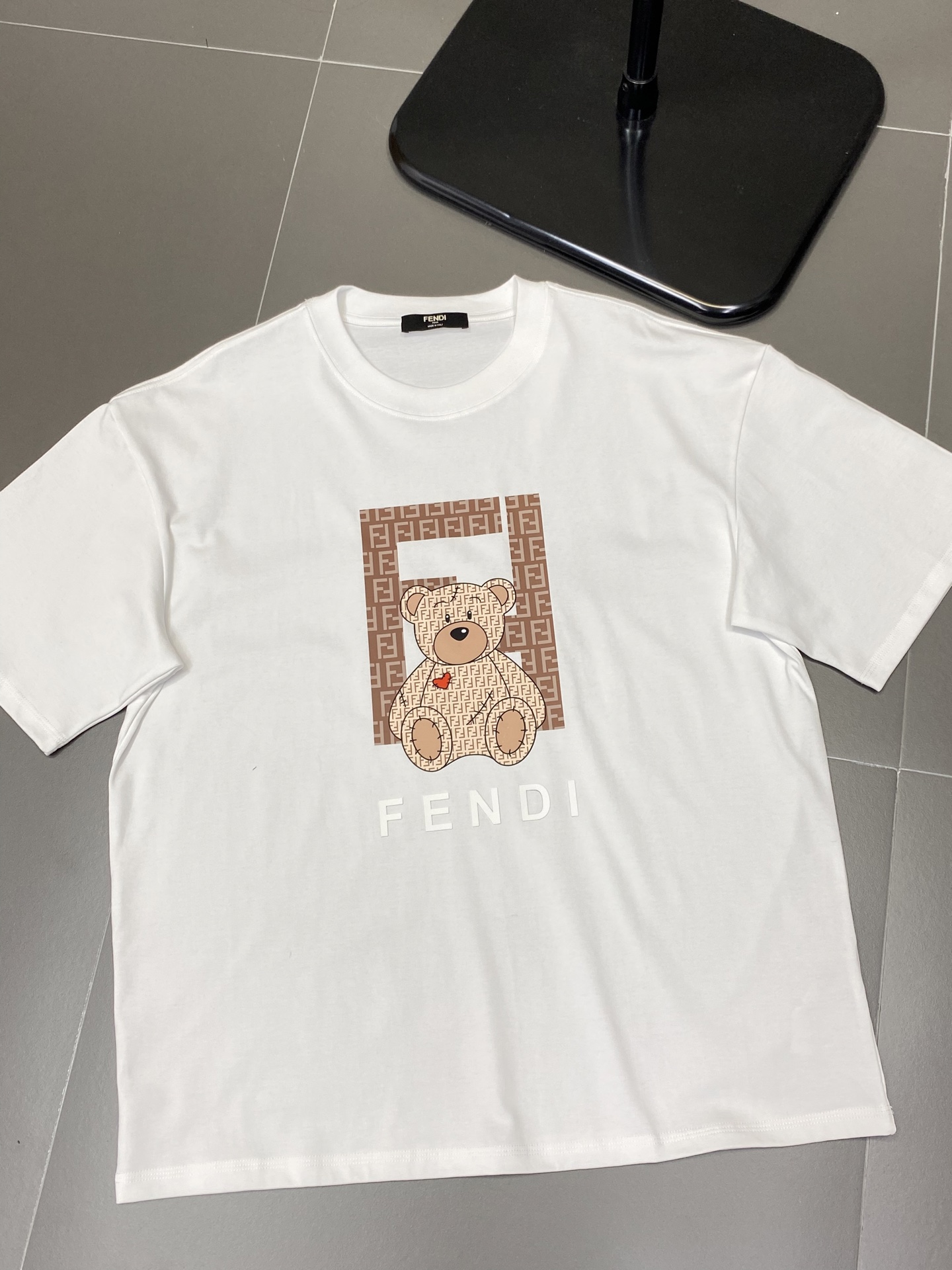 。FENDI芬迪💥独家专供新款原单男士休闲春夏短袖 高端  高端版本 时尚百搭爆款⚠️⚠️✨✨进口面料 