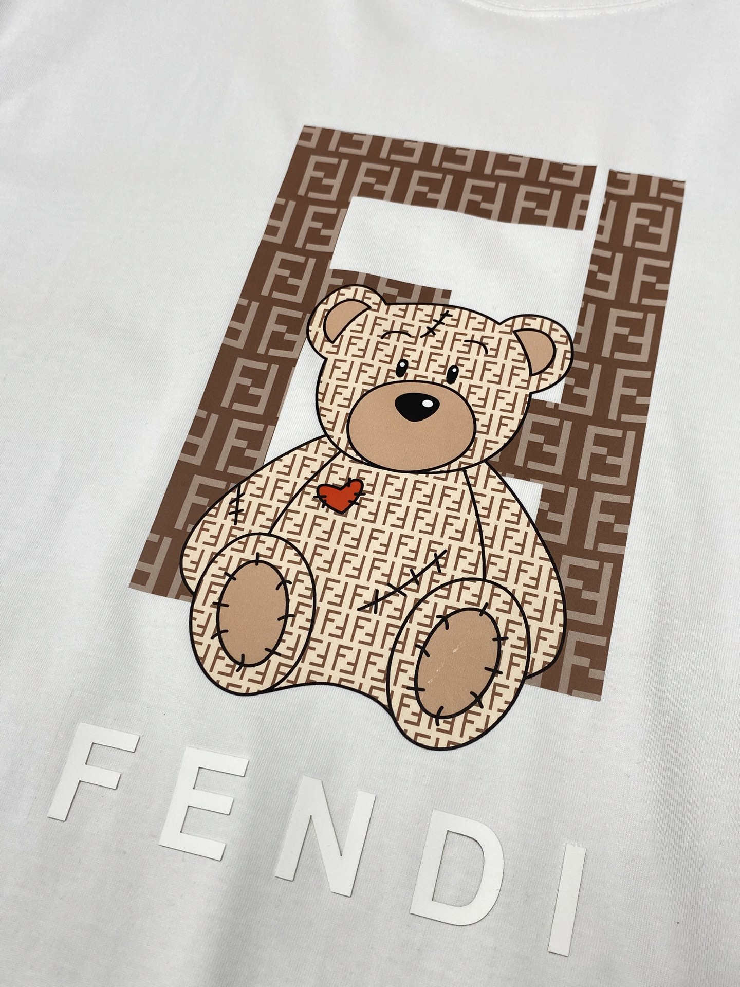 。FENDI芬迪💥独家专供新款原单男士休闲春夏短袖 高端  高端版本 时尚百搭爆款⚠️⚠️✨✨进口面料 