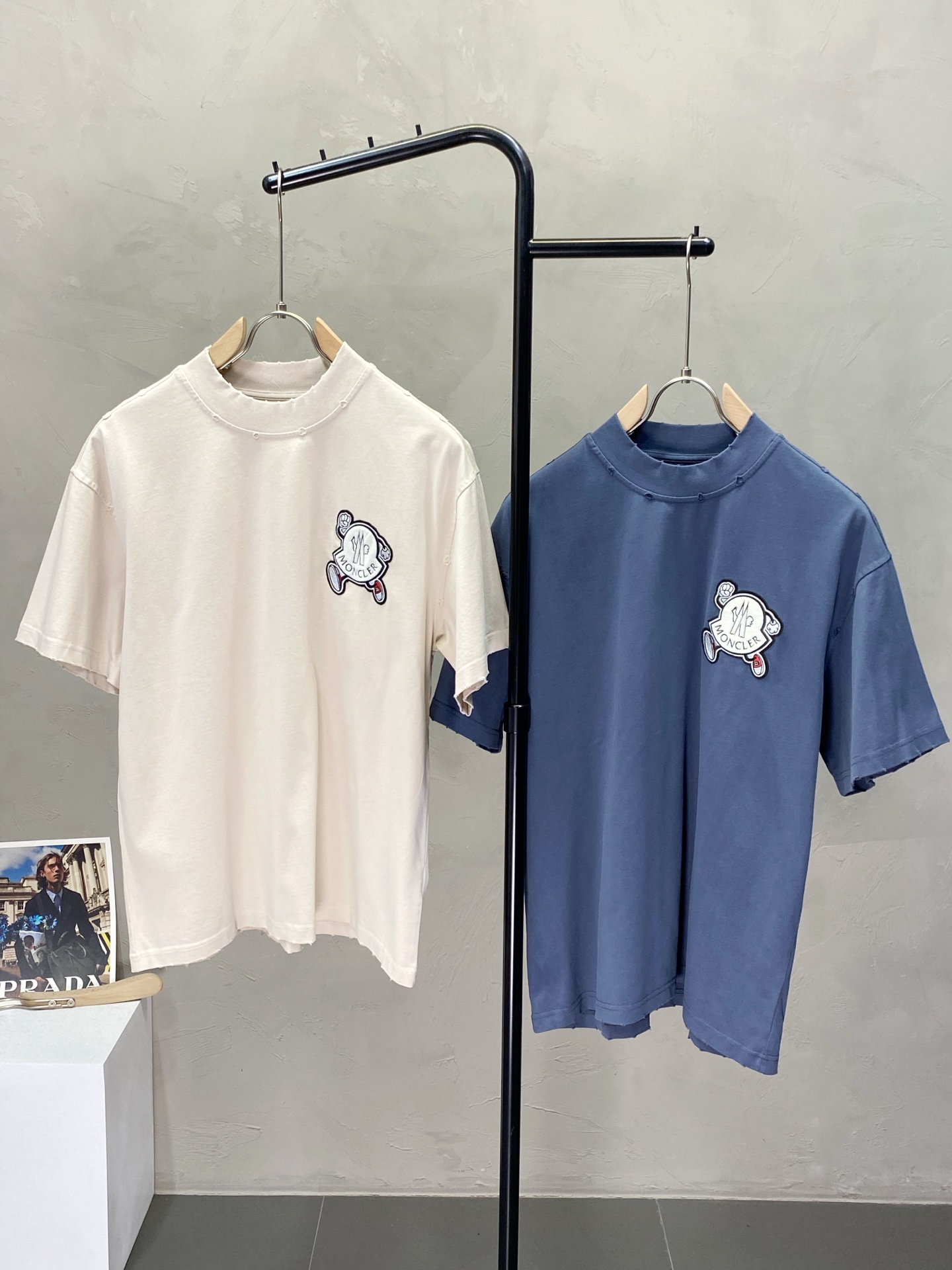 Moncler Men's Casual Short Sleeve T-Shirt - Premium Quality & Comfort