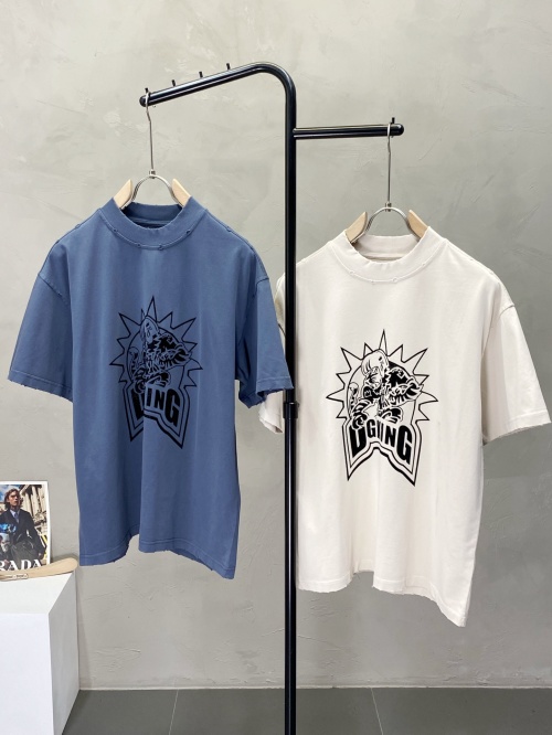Dolce & Gabbana Men's Graphic Print Short Sleeve T-Shirt, Casual Top 1 Dolce & Gabbana Men's Graphic Print Short Sleeve T-Shirt, Casual Top
