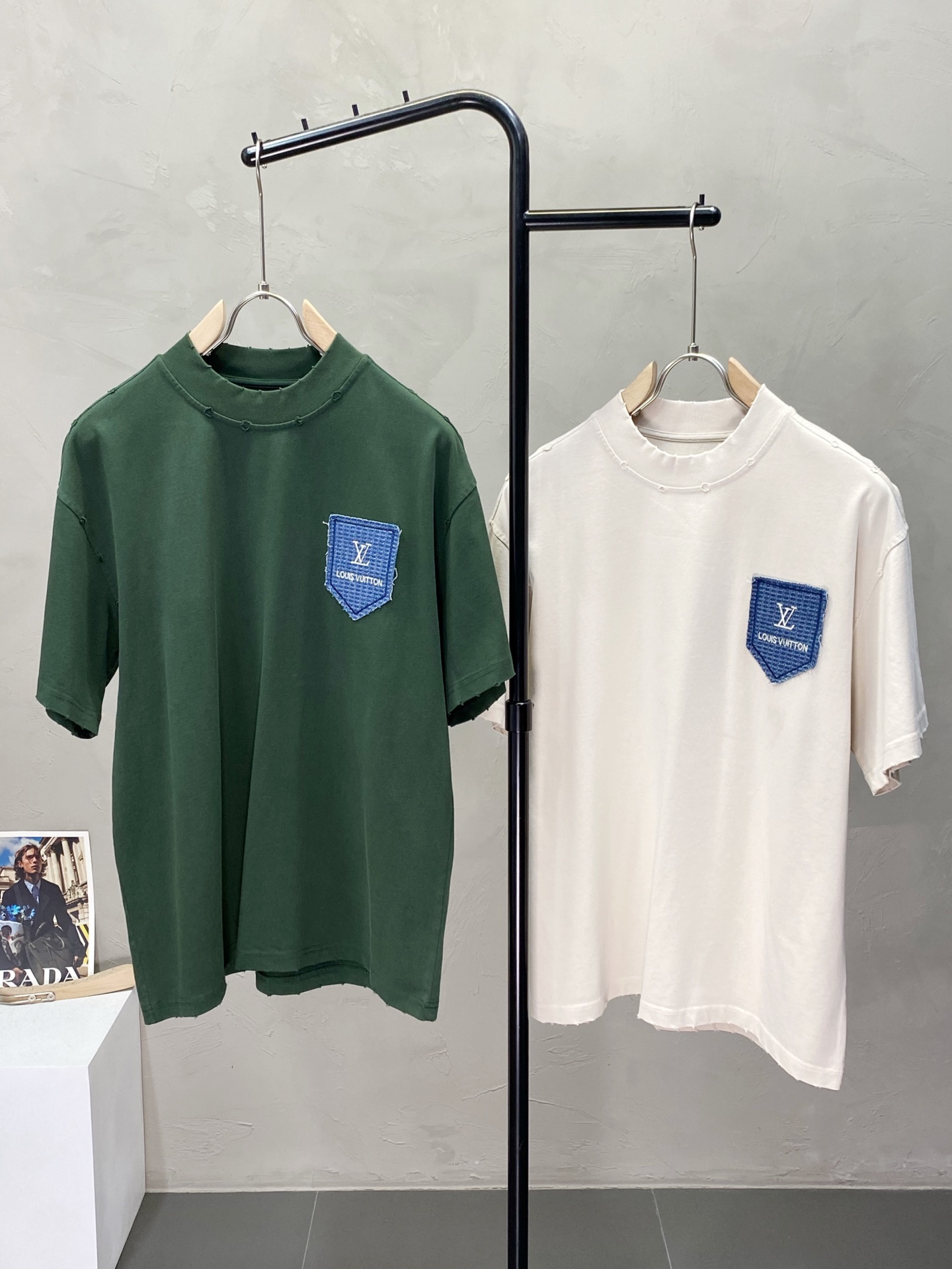 Louis Vuitton Men's Casual Short Sleeve T-Shirt - High-End Custom Design