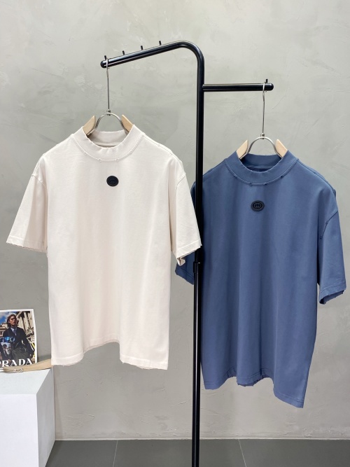 Gucci Men's Relaxed Fit Short Sleeve T-Shirt, High-End Custom Design 1 Gucci Men's Relaxed Fit Short Sleeve T-Shirt, High-End Custom Design