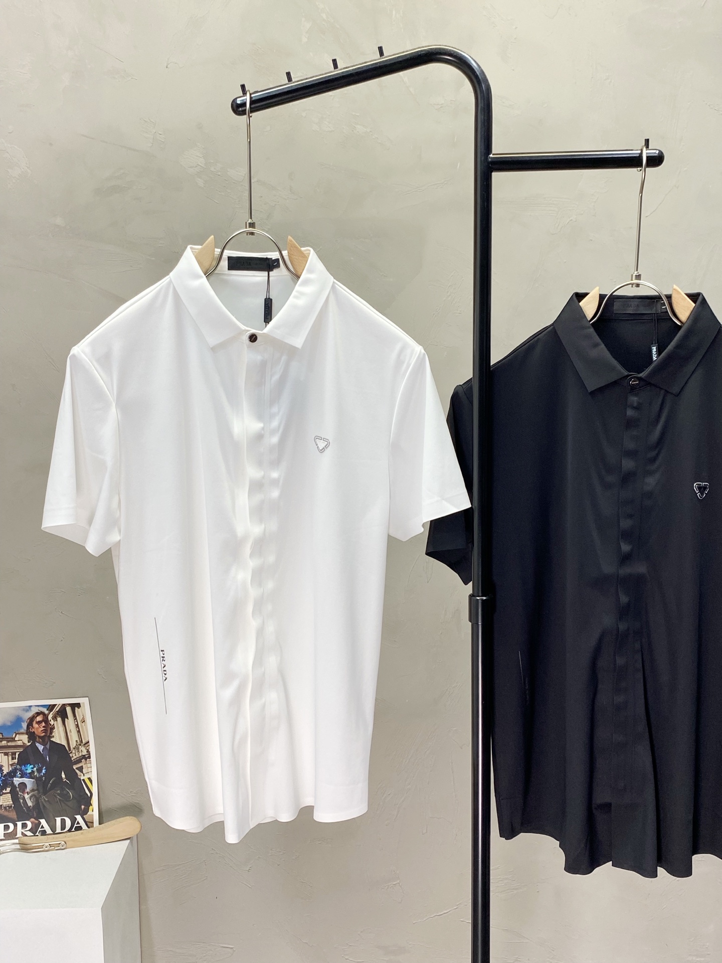 。Prada普拉达💥独家专供新款原单男士休闲翻领短袖 高端  高版本 时尚百搭爆款⚠️⚠️✨✨进口面料 