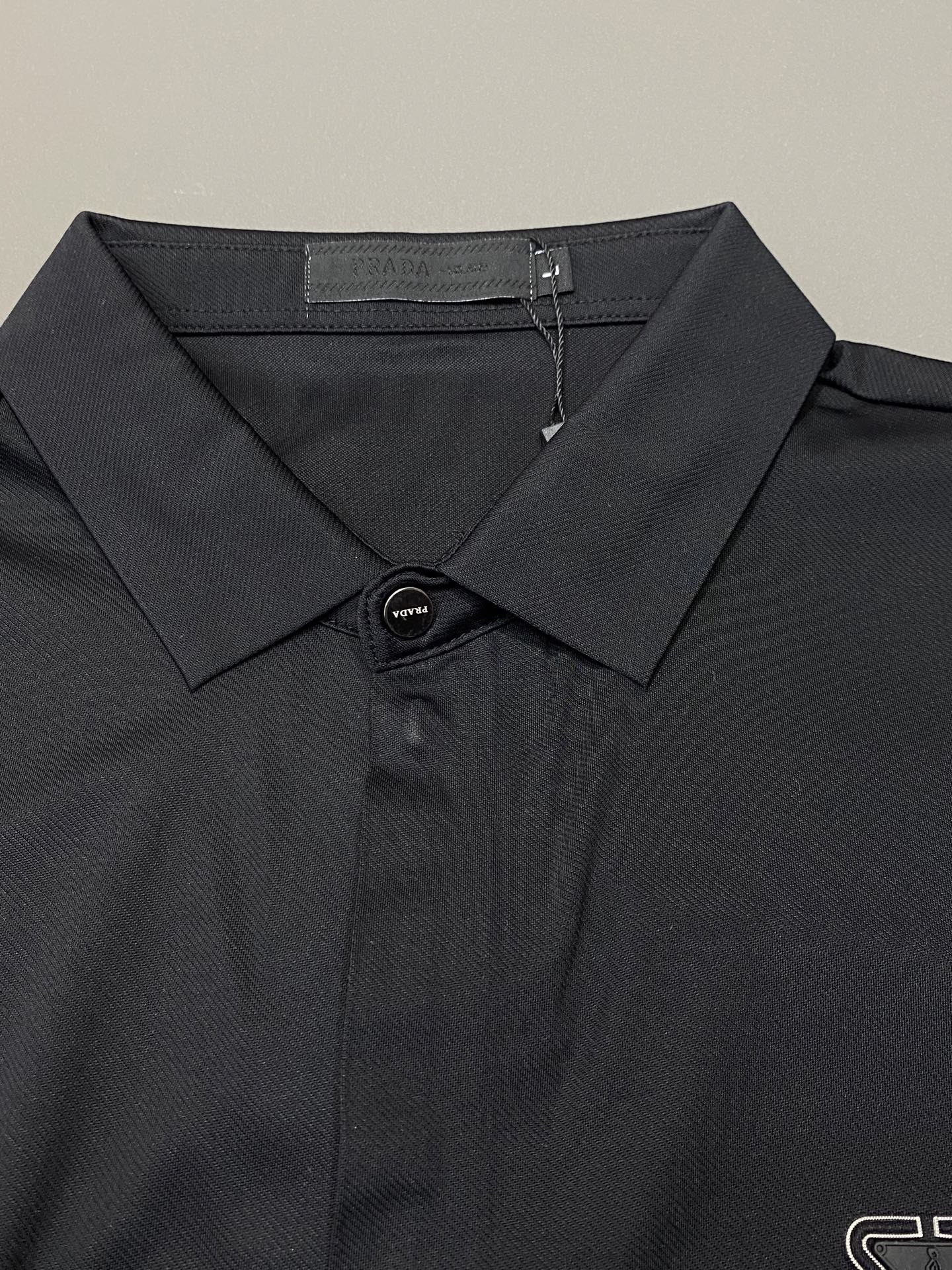 。Prada普拉达💥独家专供新款原单男士休闲翻领短袖 高端  高版本 时尚百搭爆款⚠️⚠️✨✨进口面料 