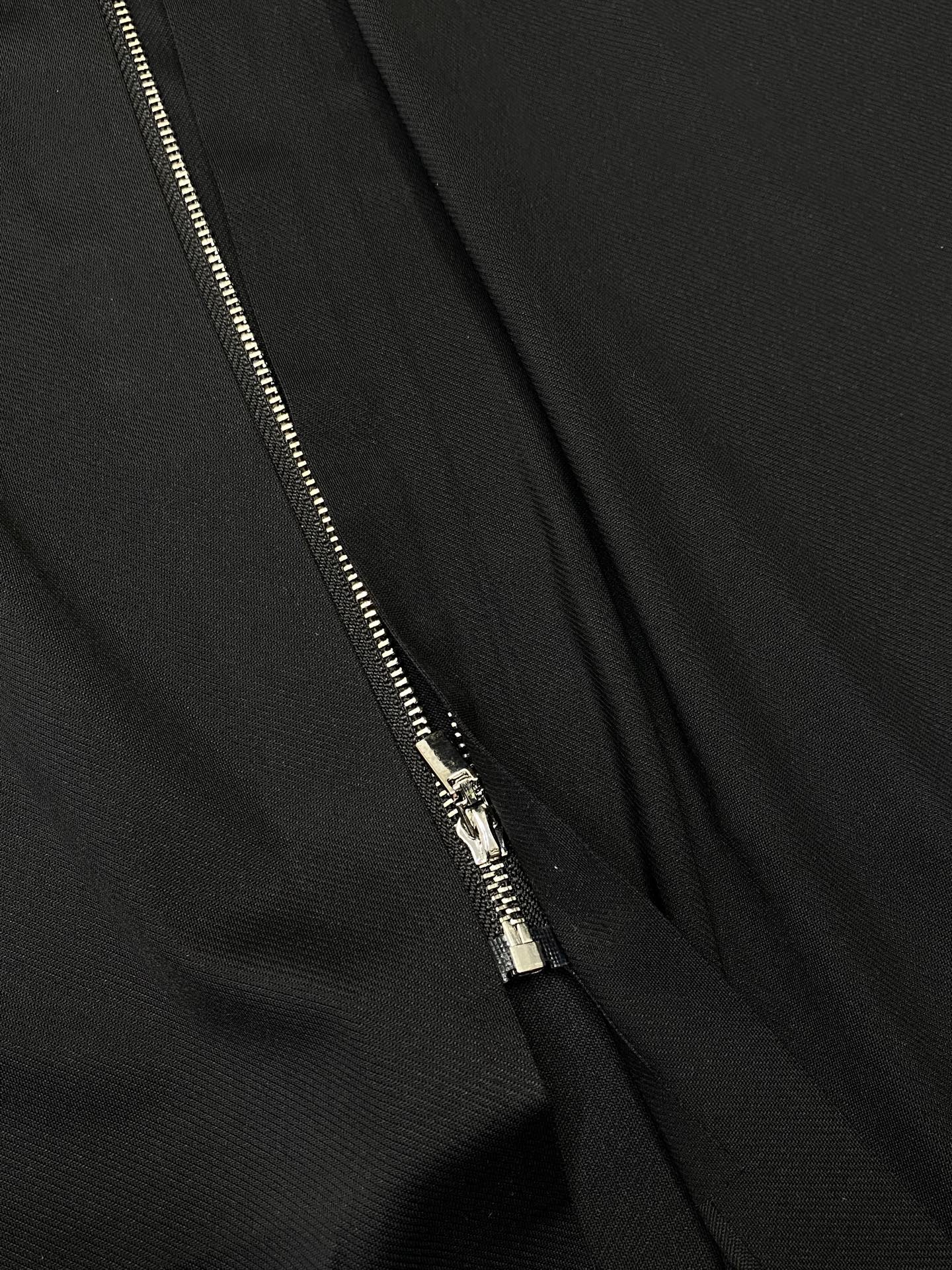 。Prada普拉达💥独家专供新款原单男士休闲翻领短袖 高端  高版本 时尚百搭爆款⚠️⚠️✨✨进口面料 