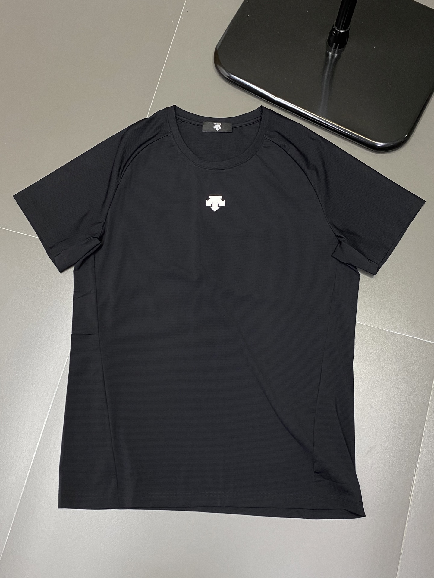 。DESCENTE迪桑特💥独家专供新款原单男士休闲春夏短袖 高端  高端版本 时尚百搭爆款⚠️⚠️✨✨进