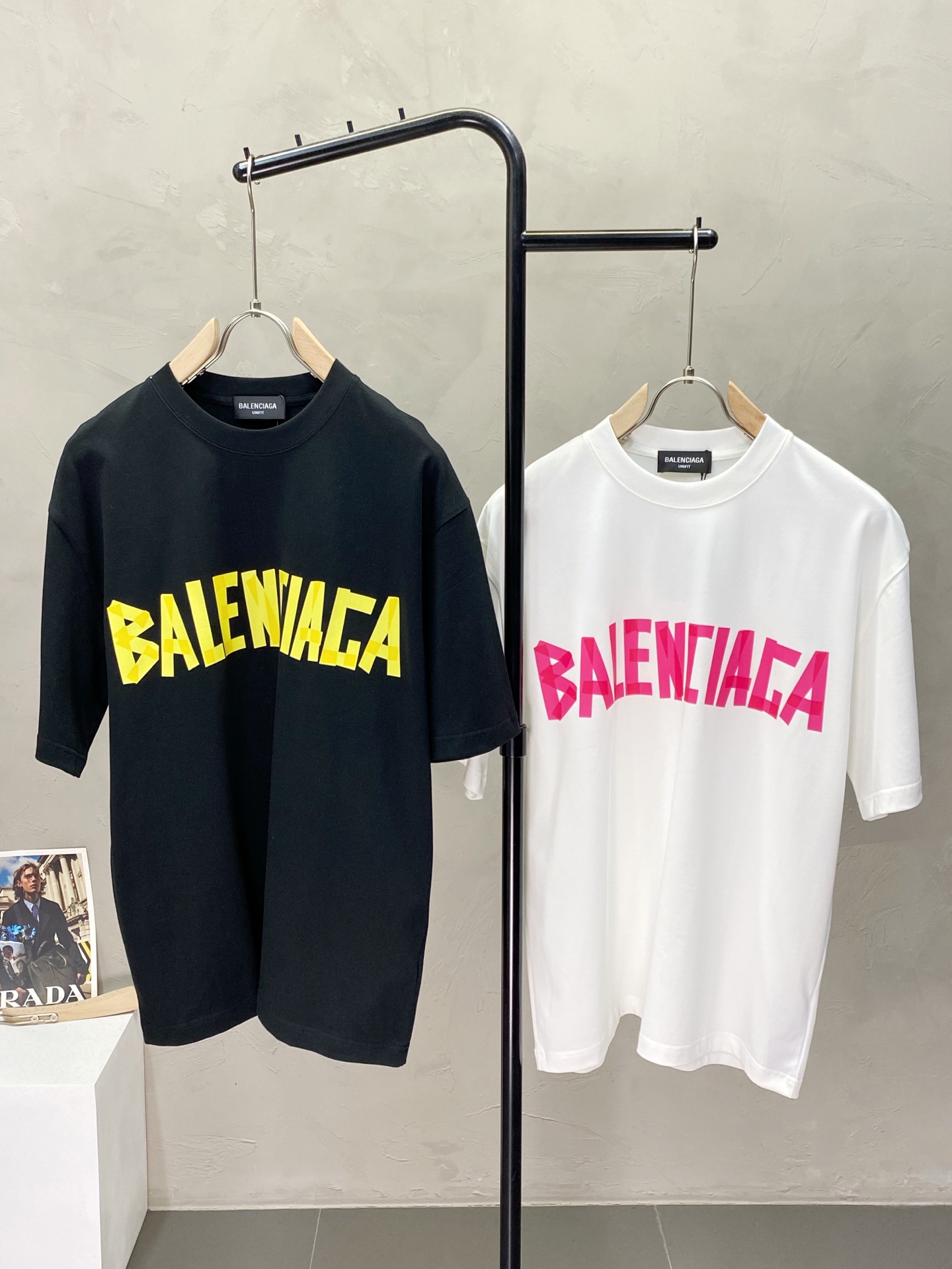 PZE。Balenciga巴黎世家独家专供新款原单男士休闲短袖 高端定制 高端版本 时尚百搭爆款进口面料 手感超柔软细腻  穿着亲肤舒适 高端精品 代工厂精细做工 上身非常赞 男士必备单品 三标齐全 码数-