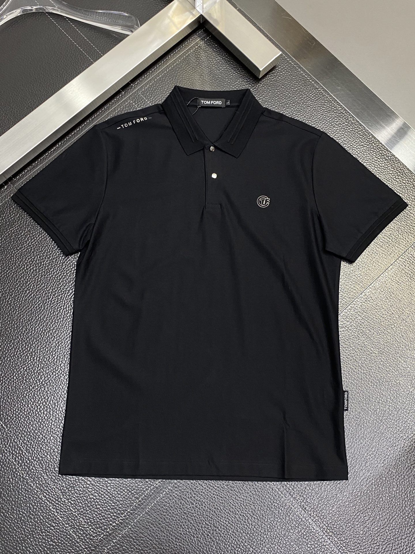 High-End Customized Fashion by Tom Ford: Exclusive, Imported Fabrics, Delicate Craftsmanship. - 图片 5