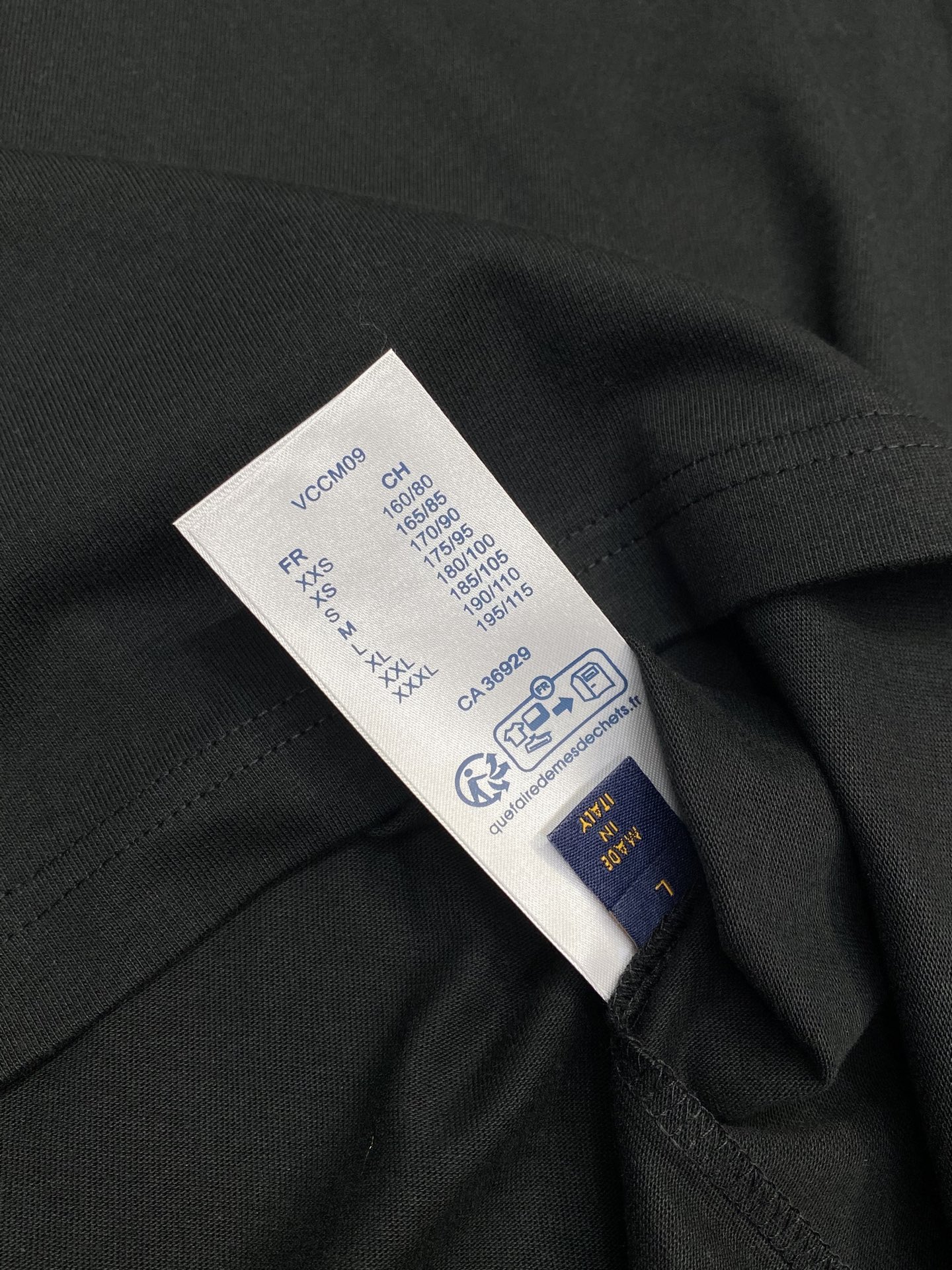 。Louis Vuitton路易威登💥独家专供新款原单男士休闲短袖 高端  高端版本 时尚百搭爆款⚠️⚠