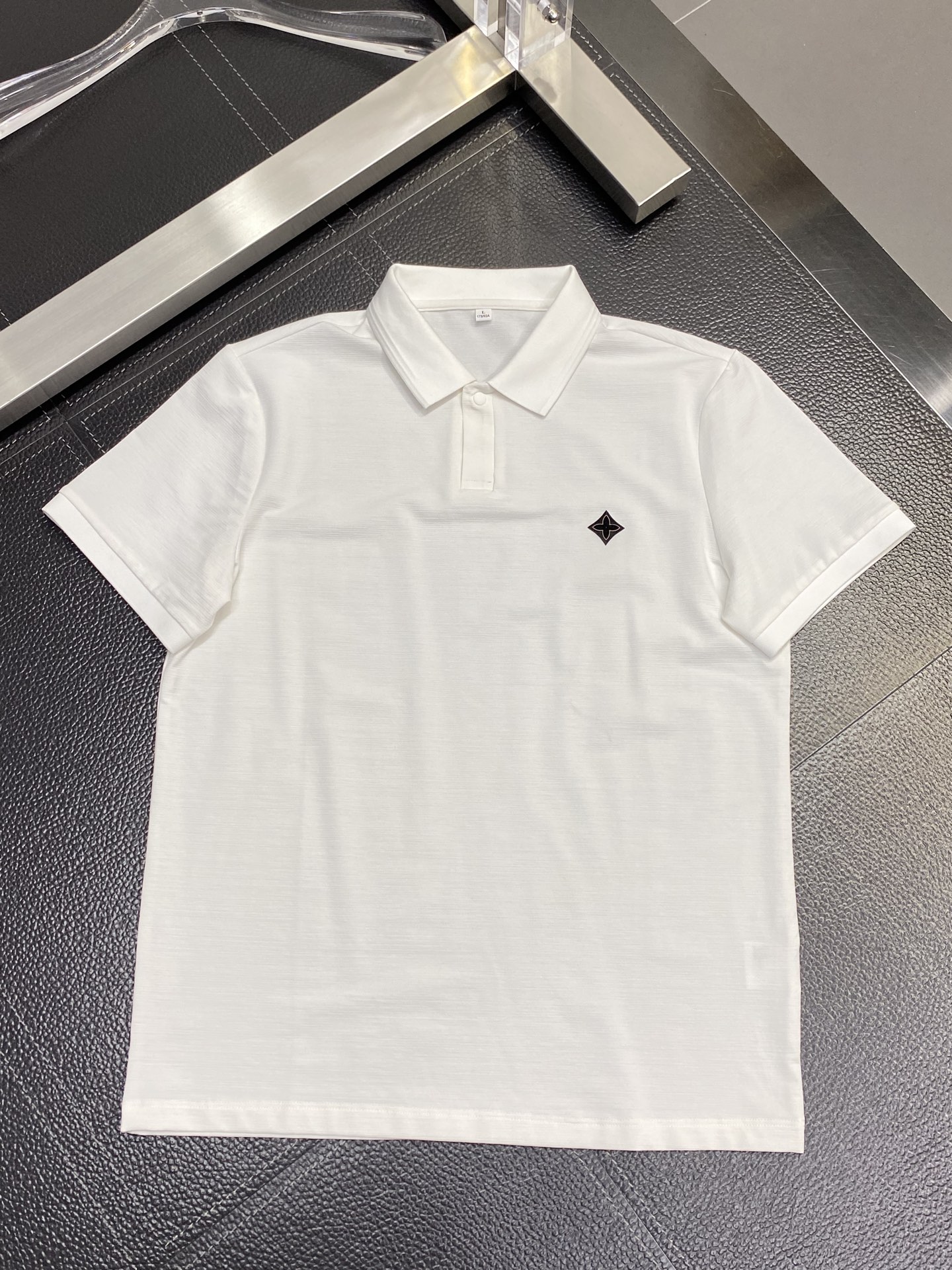 。Louis Vuitton路易威登💥独家专供新款原单男士休闲短袖 高端  高端版本 时尚百搭爆款⚠️⚠