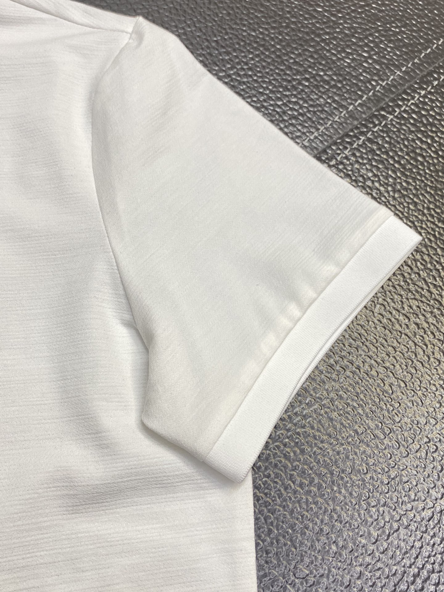 。Louis Vuitton路易威登💥独家专供新款原单男士休闲短袖 高端  高端版本 时尚百搭爆款⚠️⚠