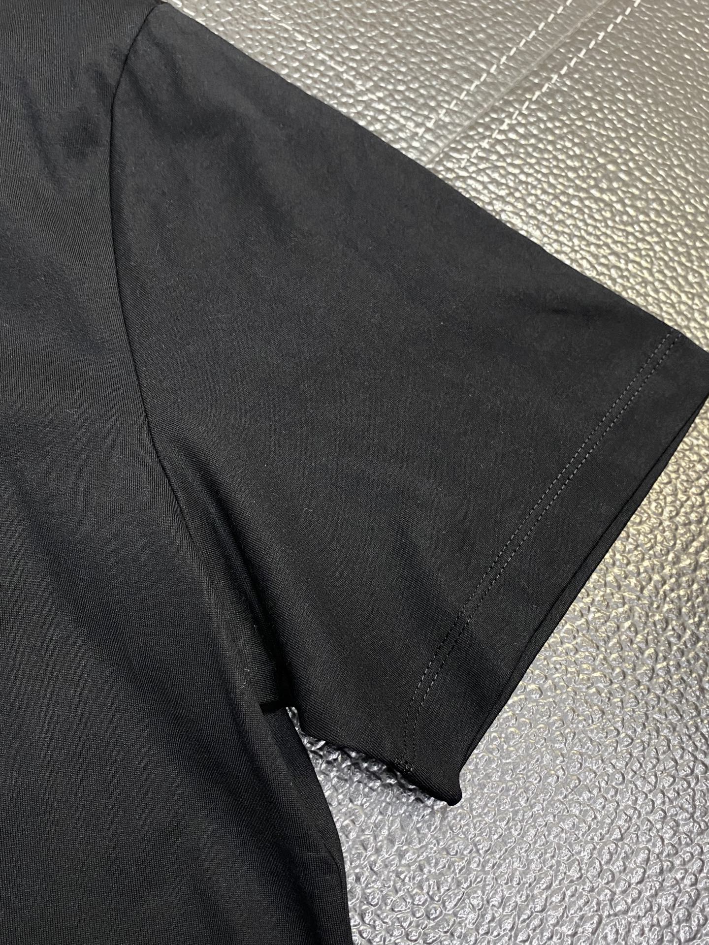 。FENDI芬迪💥独家专供新款原单男士休闲短袖 高端  高端版本 时尚百搭爆款⚠️⚠️✨✨进口面料 手感