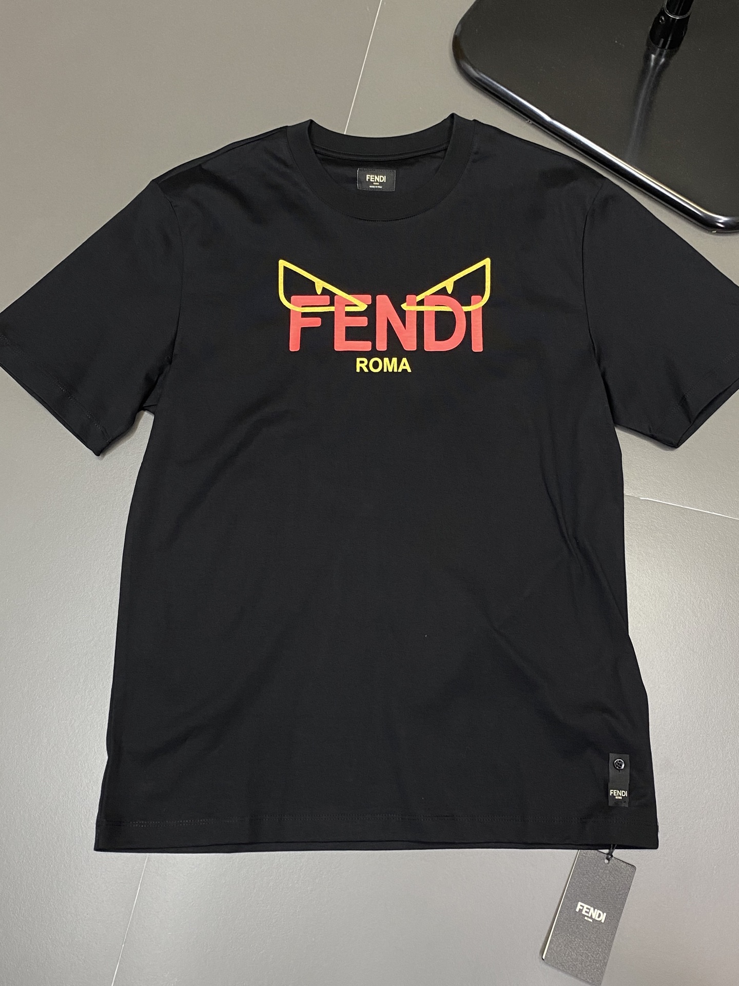 。FENDI芬迪💥独家专供新款原单男士休闲短袖 高端  高端版本 时尚百搭爆款⚠️⚠️✨✨进口面料 手感