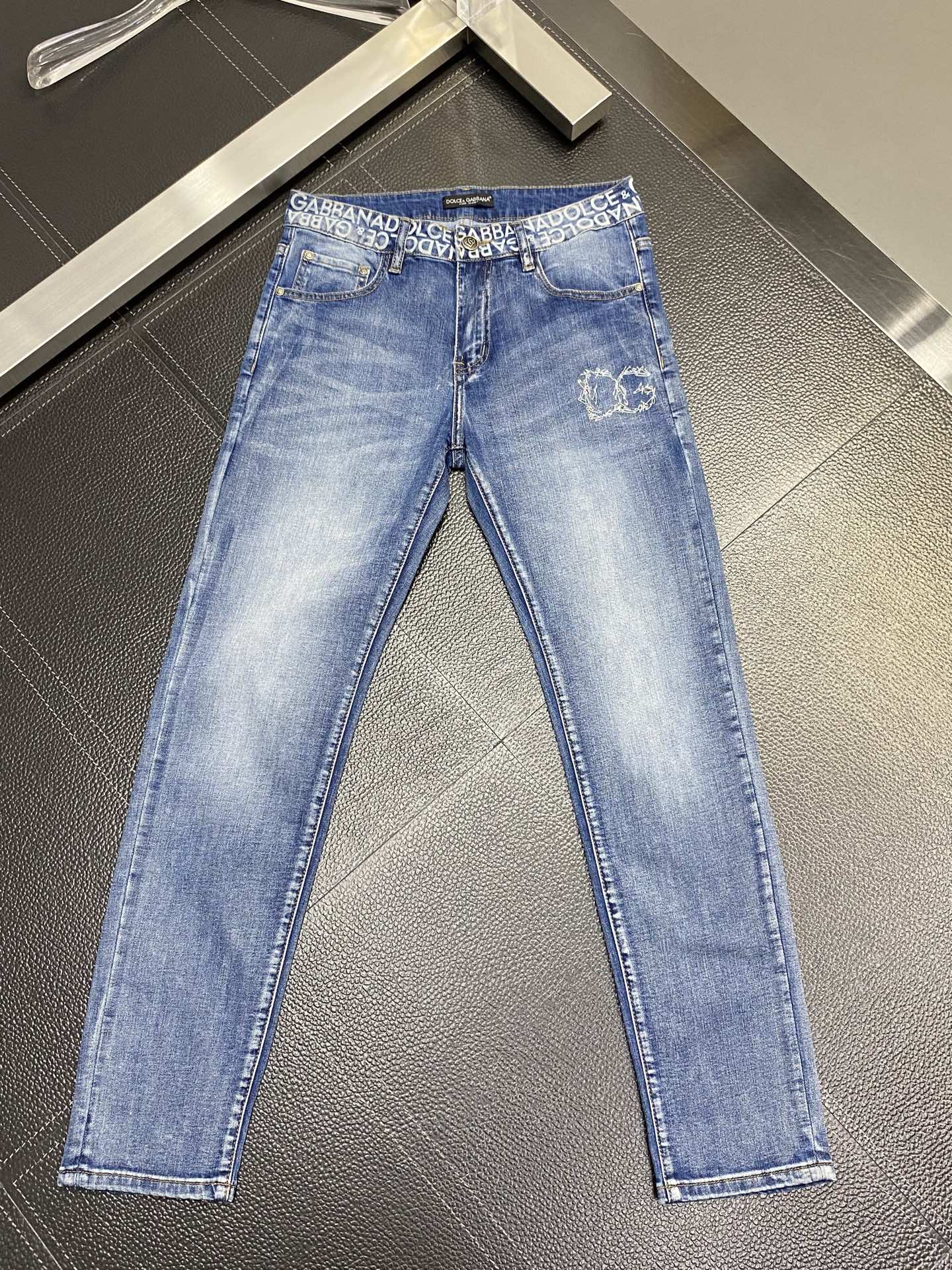 。Dolce&Gabbana杜嘉班纳💥独家专供新款休闲牛仔裤 高端版本！专柜 面料 透气舒适度高，细节无