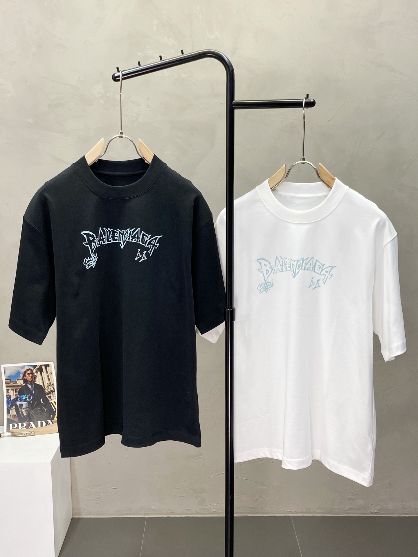 PZY。Balenciga巴黎世家独家专供新款原单男士休闲春夏短袖 高端定制 高端版本 时尚百搭爆款进口面料 手感超柔软细腻  穿着亲肤舒适 高端精品 代工厂精细做工 上身非常赞 男士必备单品 三标齐全 码数S-XL