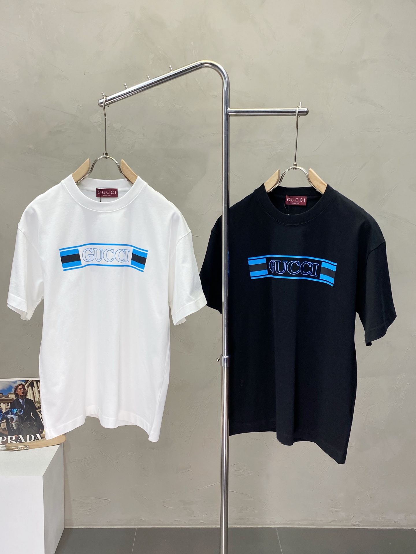 NO:419589,.Gucci exclusively provides spring and autumn new styles of original single men's casual short sleeves. High-end customization, high-end version, fashionable and versatile, hot original imported fabric, logo pattern design, super soft and delicate, skin-friendly and comfortable to wear, high-end boutique, OEM, fine-made top body, very good, men's essential items, three standards, sizes 46-54,,gucci,gucci, T-shirt, alexander wang19860909.Gucci古驰独家专供春秋新款原单男士休闲短袖.高端定制 高版本 时尚百搭爆款原版进口面料 logo图案设计 手感超柔软细腻 穿着亲肤舒适 高端精品 代工厂精细做上身非常赞 男士必备单品 三标齐全 尺码46-54,,gucci,gucci,T-shirt,alexander wang,Men's clothing