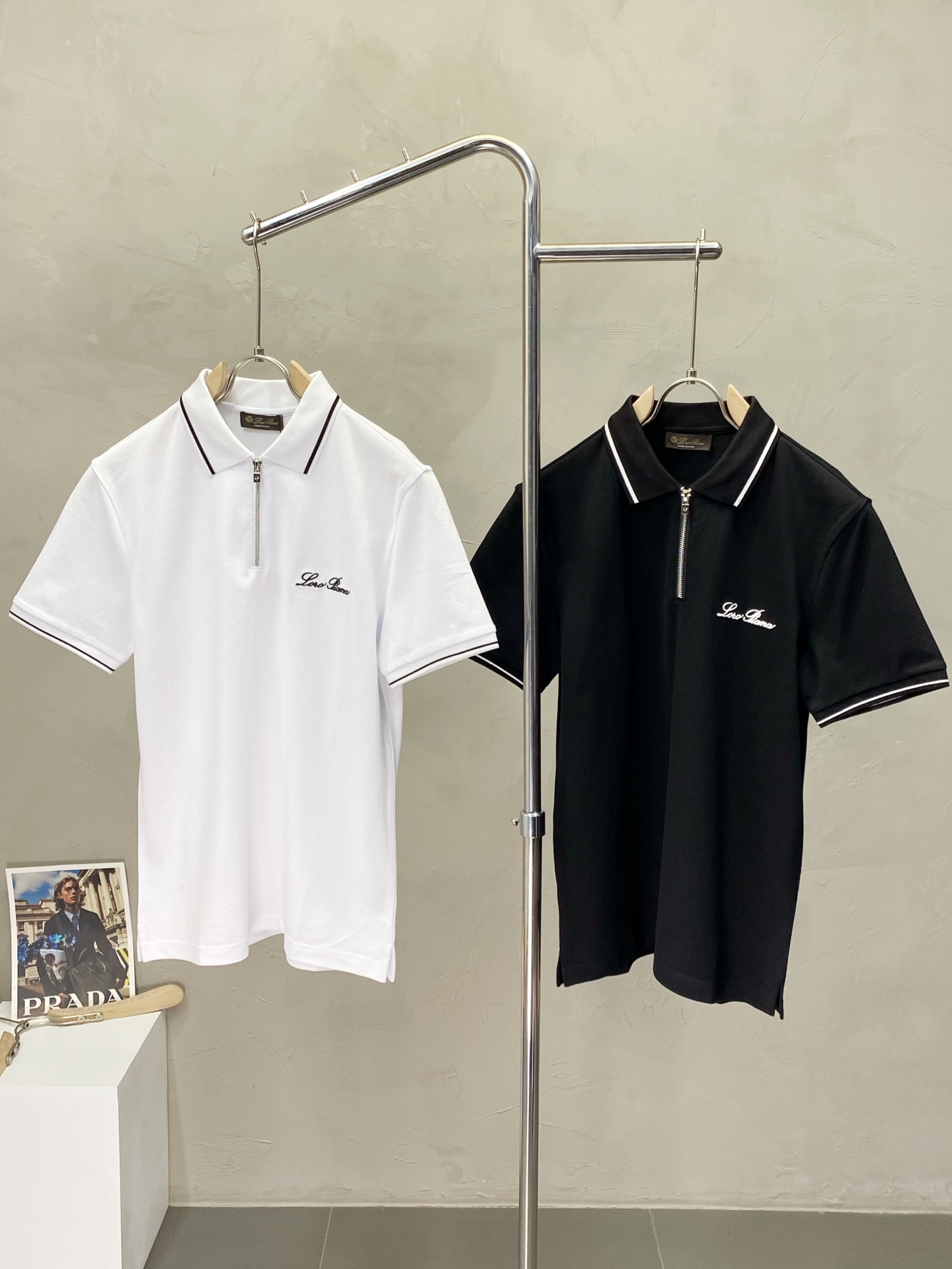 NO:135446,.LP-Loro Piana exclusively offers new men's casual short sleeves, high-end customization, high-end version, fashionable and versatile imported fabric, super soft and delicate, skin-friendly and comfortable to wear, high-end boutique, OEM, fine-made top body, very good, men's essential items, three standards, complete code M-3XL,,loro piga,loro piga,T-shirt,alexander wang19860909.LP-Loro Piana诺悠翩雅独家专供新款男士休闲短袖 高端定制 高端版本 时尚百搭爆款进口面料 手感超柔软细腻 穿着亲肤舒适 高端精品 代工厂精细做上身非常赞 男士必备单品 三标齐全 码数M-3XL,,loro piana,loro piana,T-shirt,alexander wang,Men's clothing