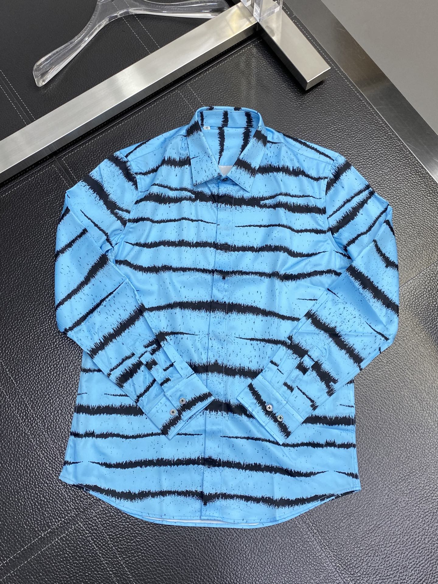 。Louis Vuitton路易威登💥独家专供新款男士休闲衬衫 高端定制 高端版本 时尚百搭爆款⚠️⚠️