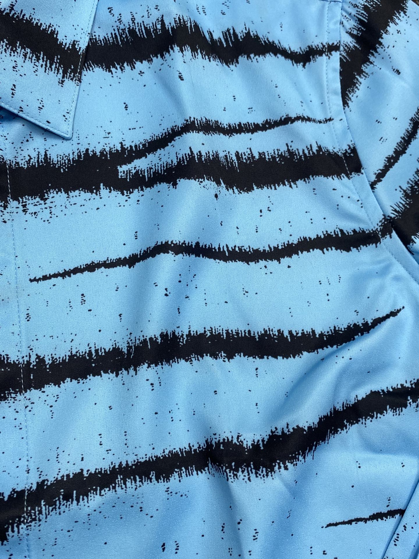 。Louis Vuitton路易威登💥独家专供新款男士休闲衬衫 高端定制 高端版本 时尚百搭爆款⚠️⚠️