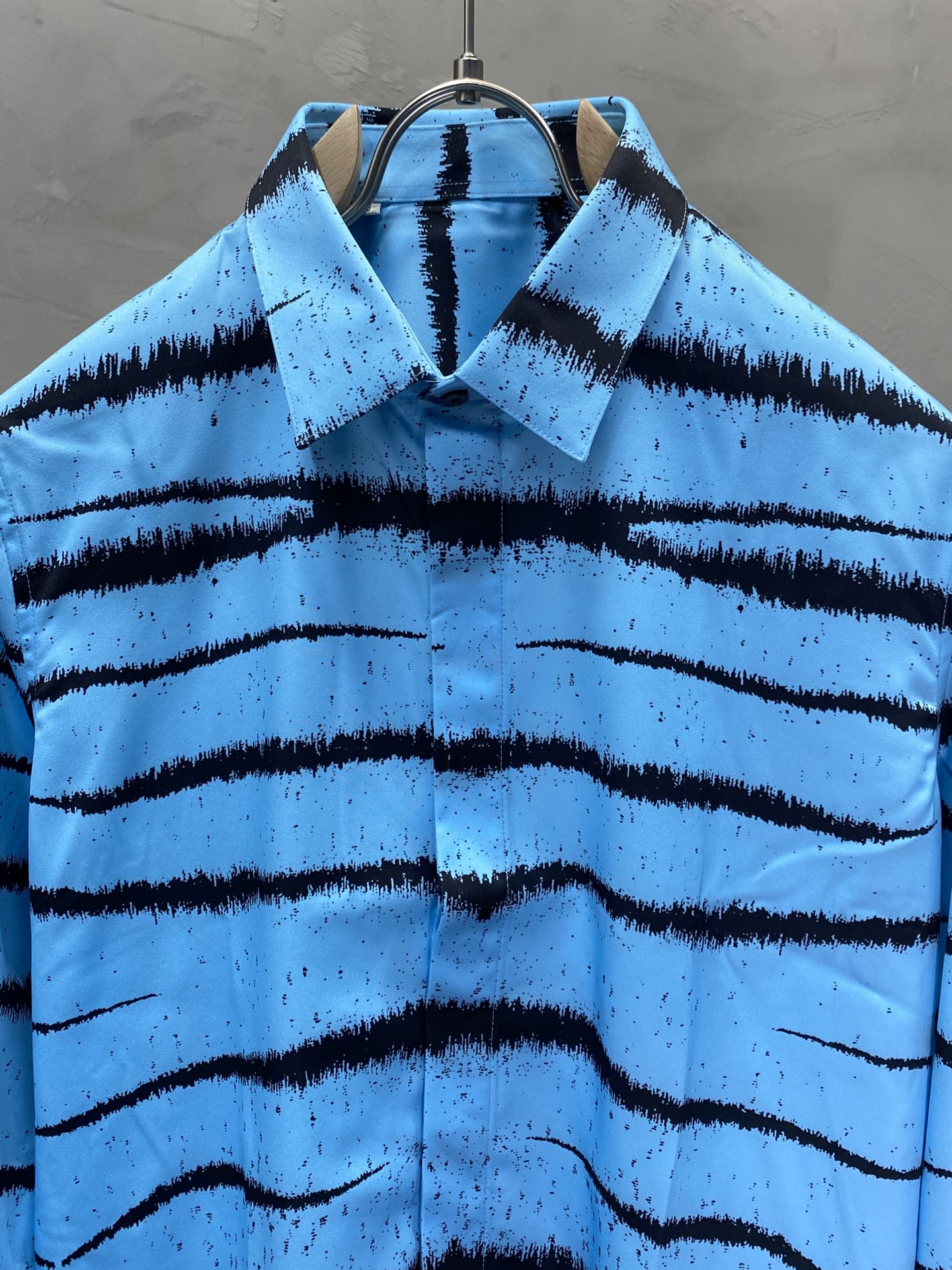 。Louis Vuitton路易威登💥独家专供新款男士休闲衬衫 高端定制 高端版本 时尚百搭爆款⚠️⚠️