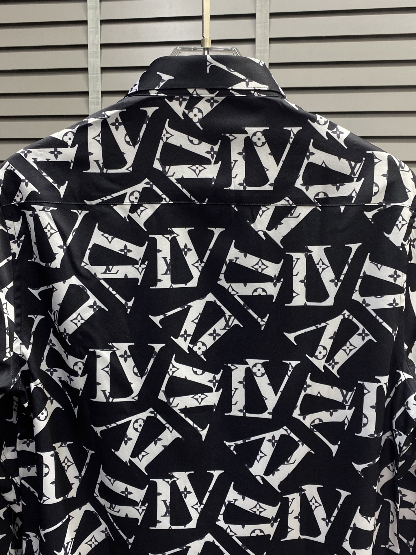 。Louis Vuitton路易威登💥独家专供新款男士休闲衬衫 高端定制 高端版本 时尚百搭爆款⚠️⚠️