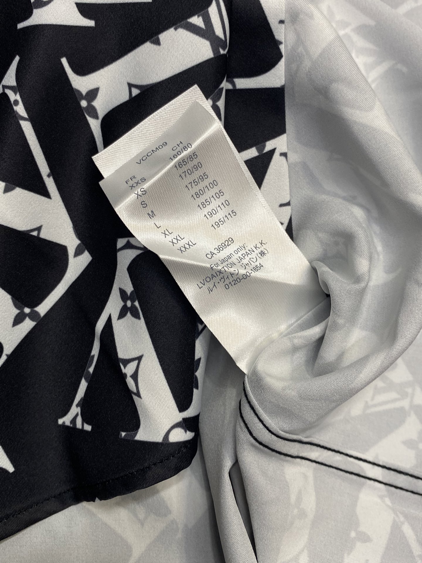 。Louis Vuitton路易威登💥独家专供新款男士休闲衬衫 高端定制 高端版本 时尚百搭爆款⚠️⚠️