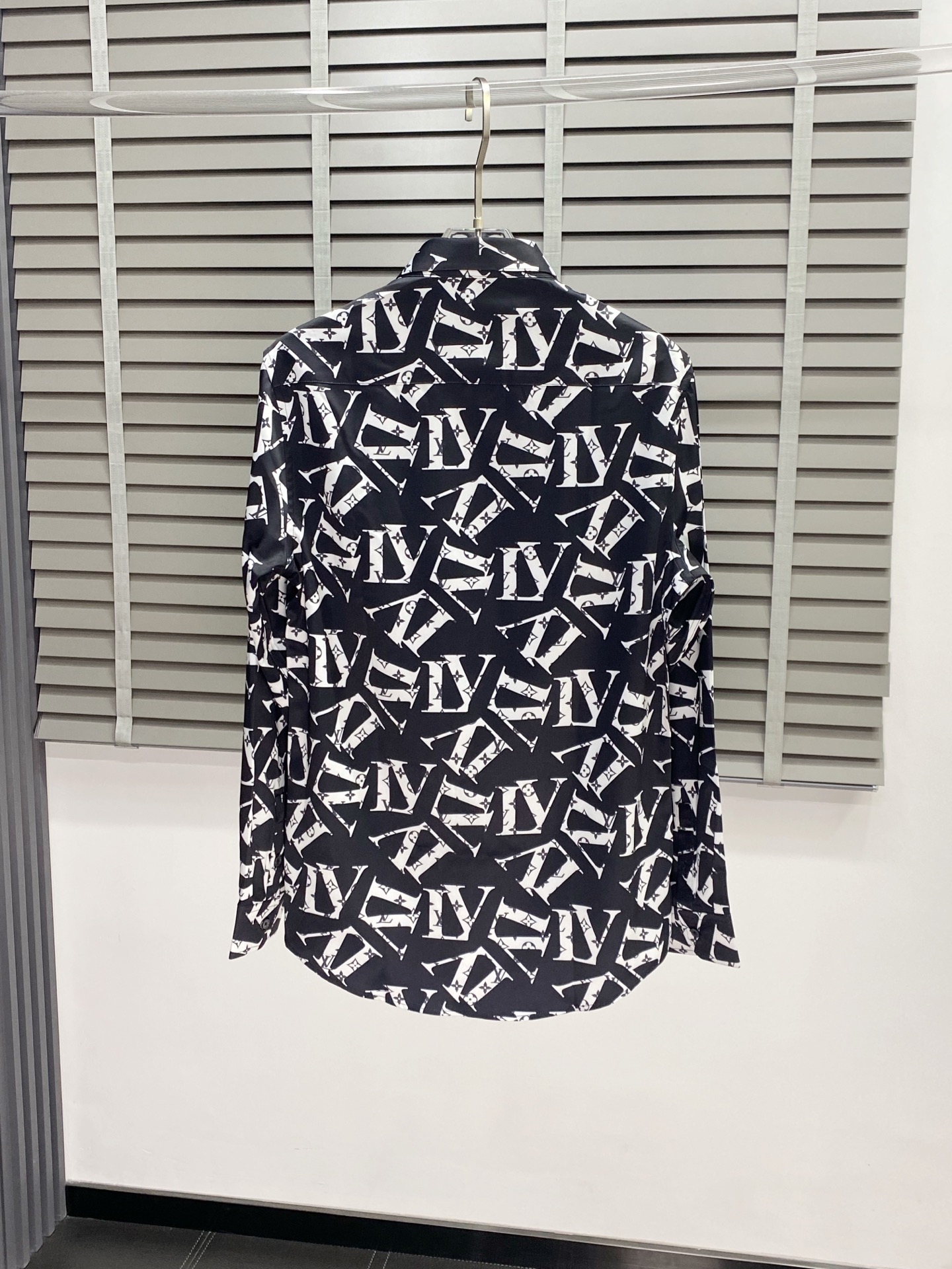 。Louis Vuitton路易威登💥独家专供新款男士休闲衬衫 高端定制 高端版本 时尚百搭爆款⚠️⚠️