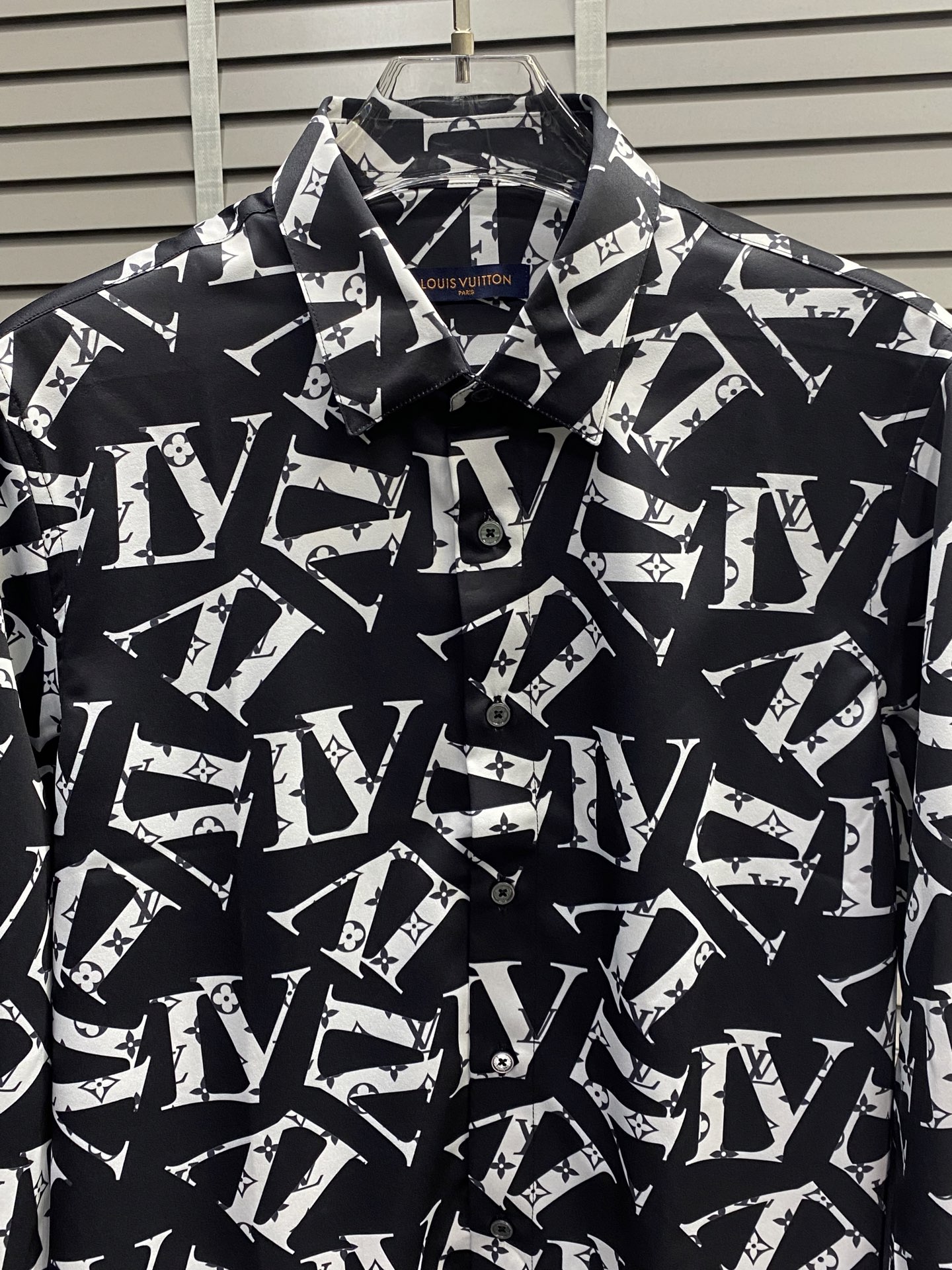 。Louis Vuitton路易威登💥独家专供新款男士休闲衬衫 高端定制 高端版本 时尚百搭爆款⚠️⚠️