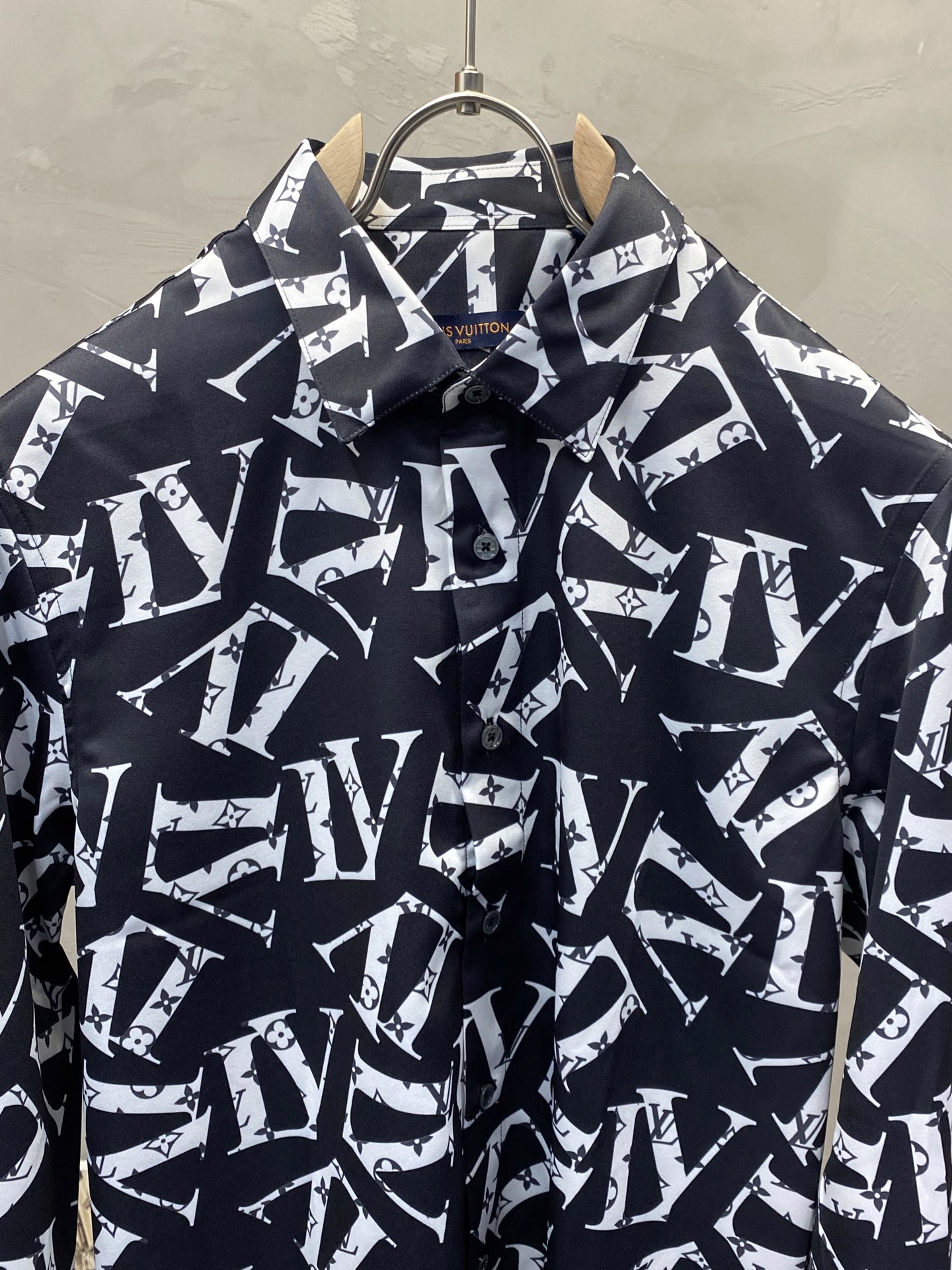 。Louis Vuitton路易威登💥独家专供新款男士休闲衬衫 高端定制 高端版本 时尚百搭爆款⚠️⚠️
