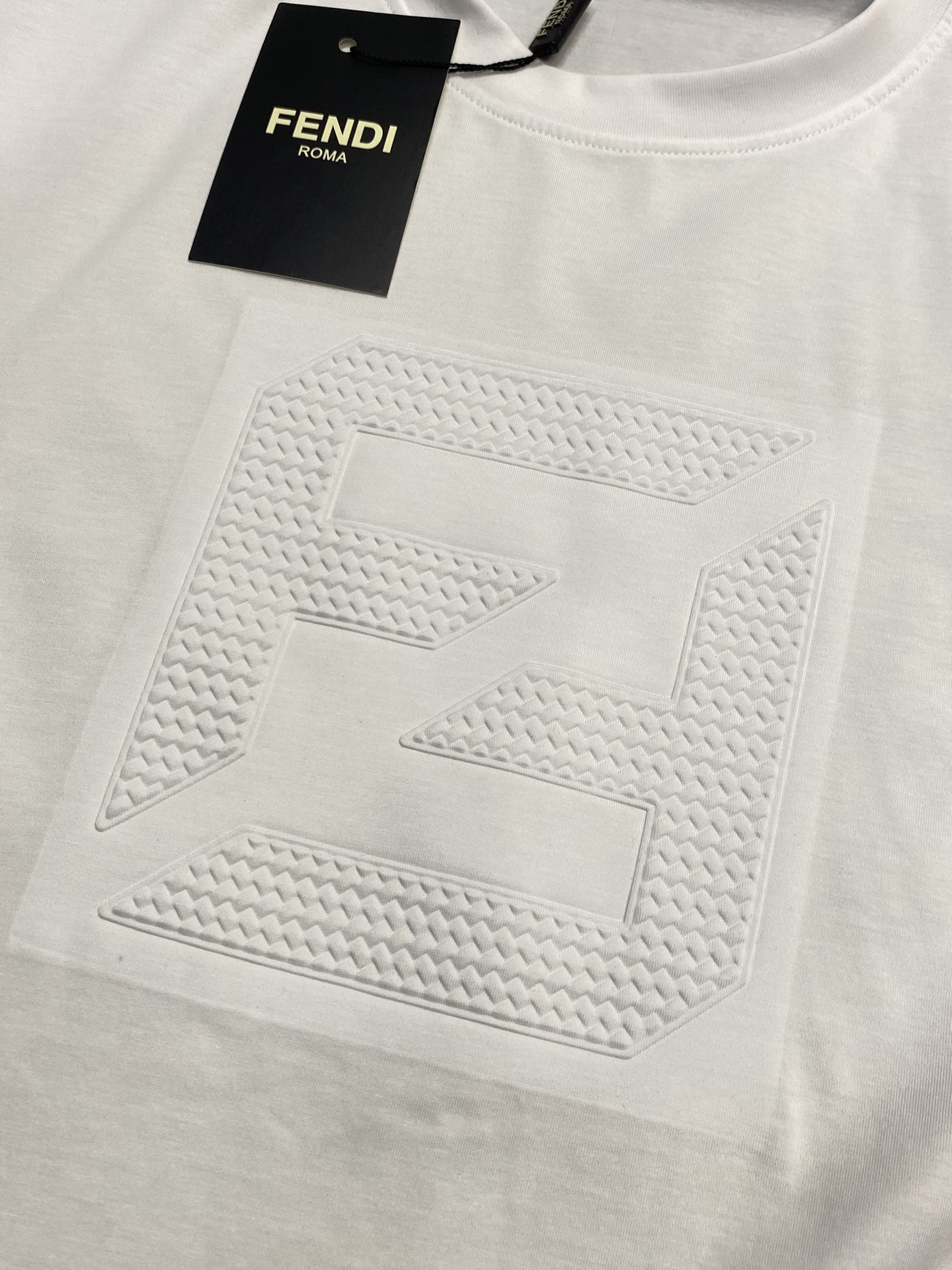 。FENDI芬迪💥独家专供新款原单男士休闲短袖 高端定制 高版本 时尚百搭爆款⚠️⚠️✨✨进口面料 手感
