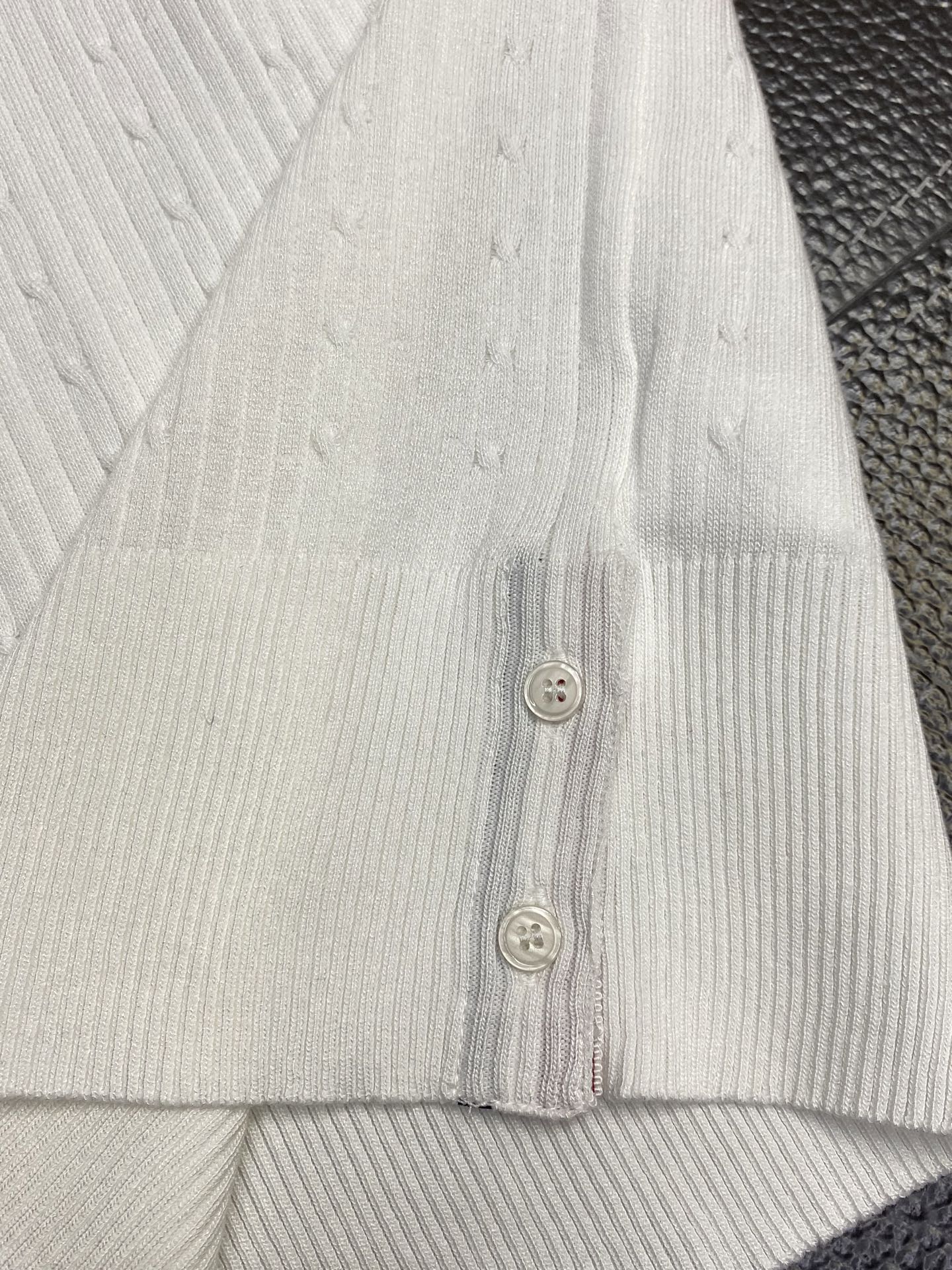 。Thom Browne汤姆布朗💥独家专供春夏新款原单男士休闲针织短袖。高端定制 高版本 时尚百搭爆款⚠