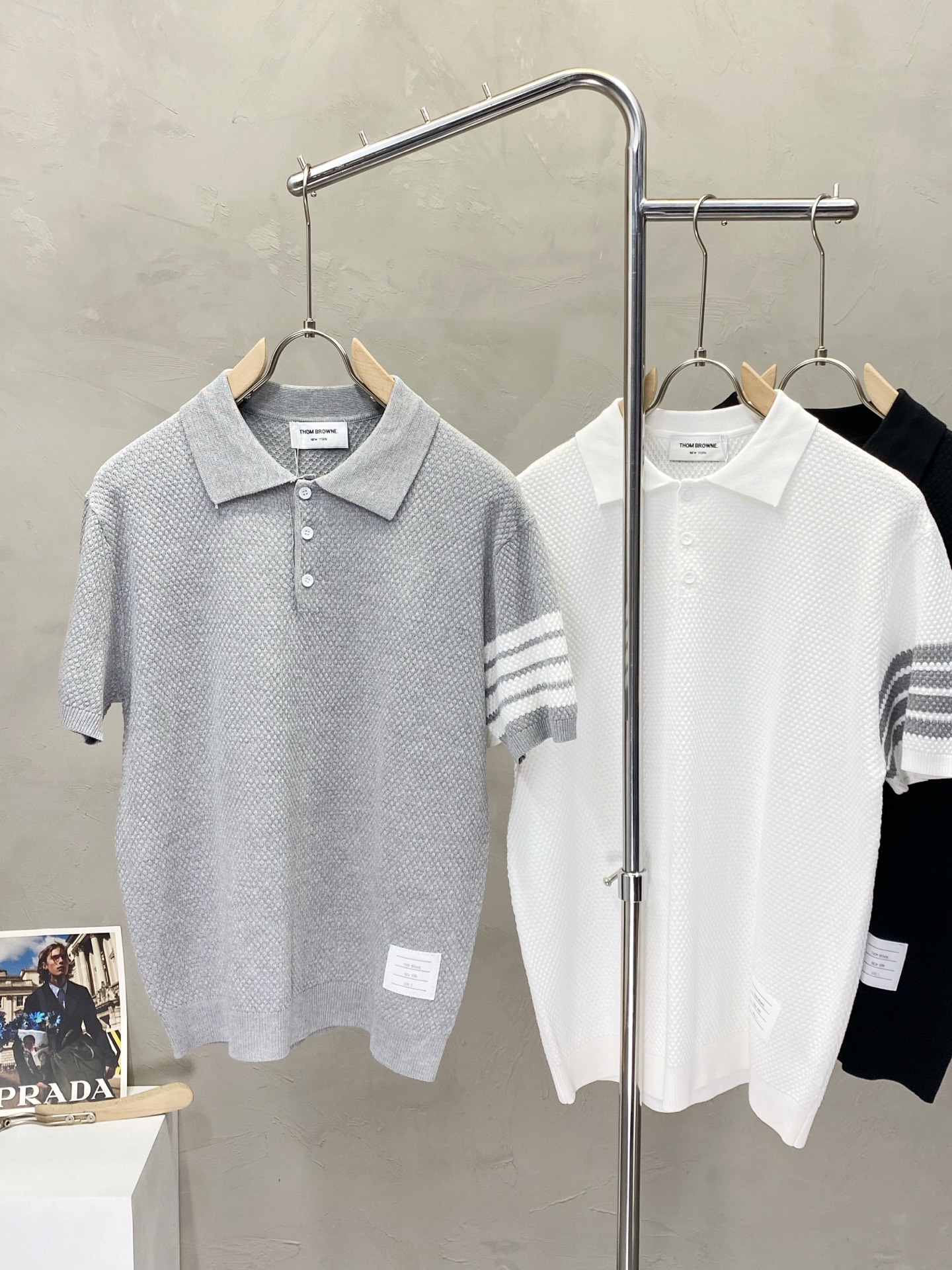 。Thom Browne汤姆布朗💥独家专供春夏新款原单男士休闲针织短袖。高端定制 高版本 时尚百搭爆款⚠