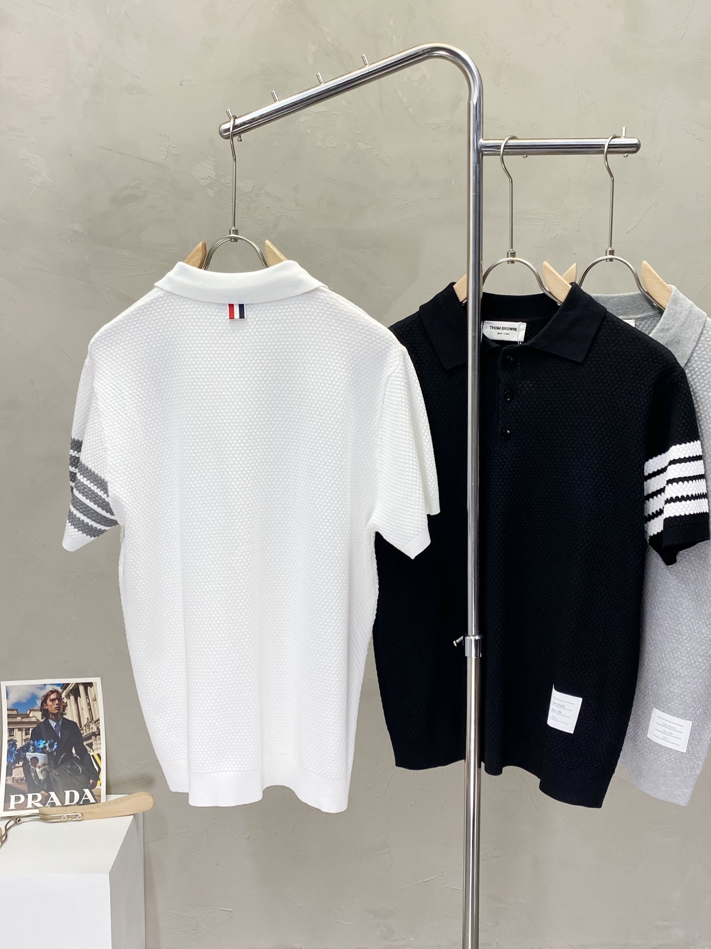 。Thom Browne汤姆布朗💥独家专供春夏新款原单男士休闲针织短袖。高端定制 高版本 时尚百搭爆款⚠