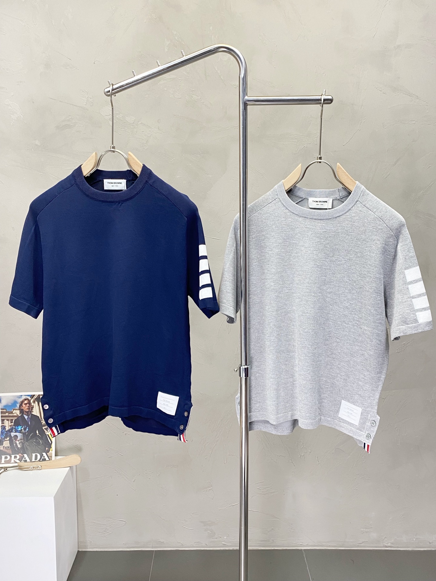 。Thom Browne汤姆布朗💥独家专供春夏新款原单男士休闲针织短袖。高端定制 高版本 时尚百搭爆款⚠