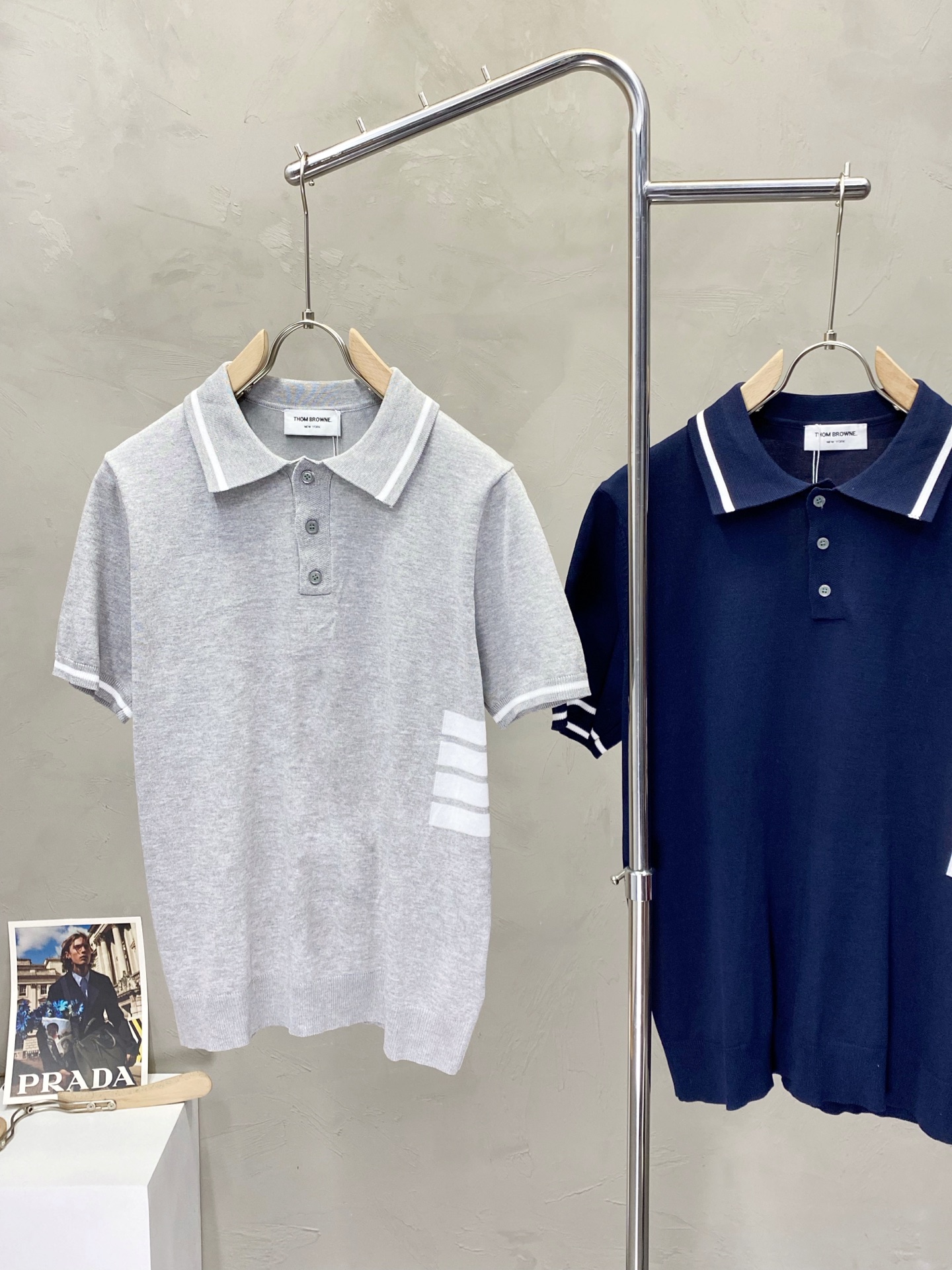 。Thom Browne汤姆布朗💥独家专供春夏新款原单男士休闲针织短袖。高端定制 高版本 时尚百搭爆款⚠
